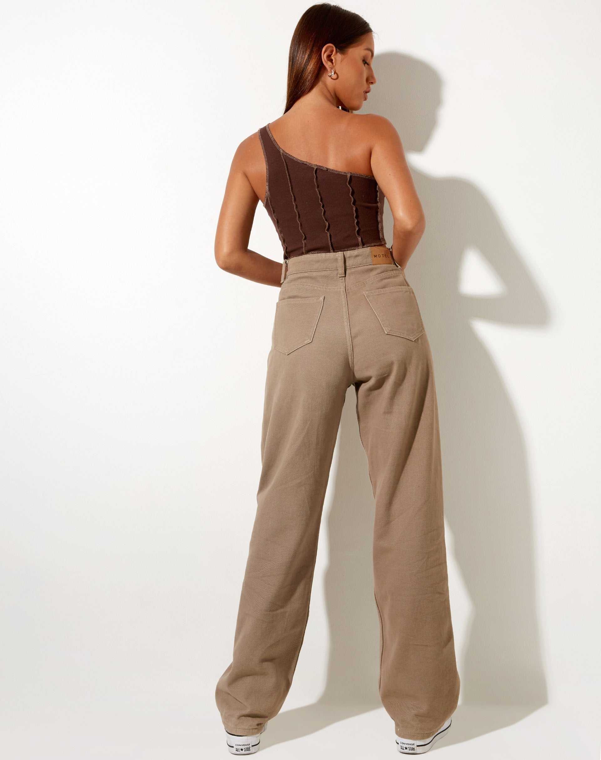 Image of Rara Crop Top in Rippe Deep Mahogany mit braunen Nähten