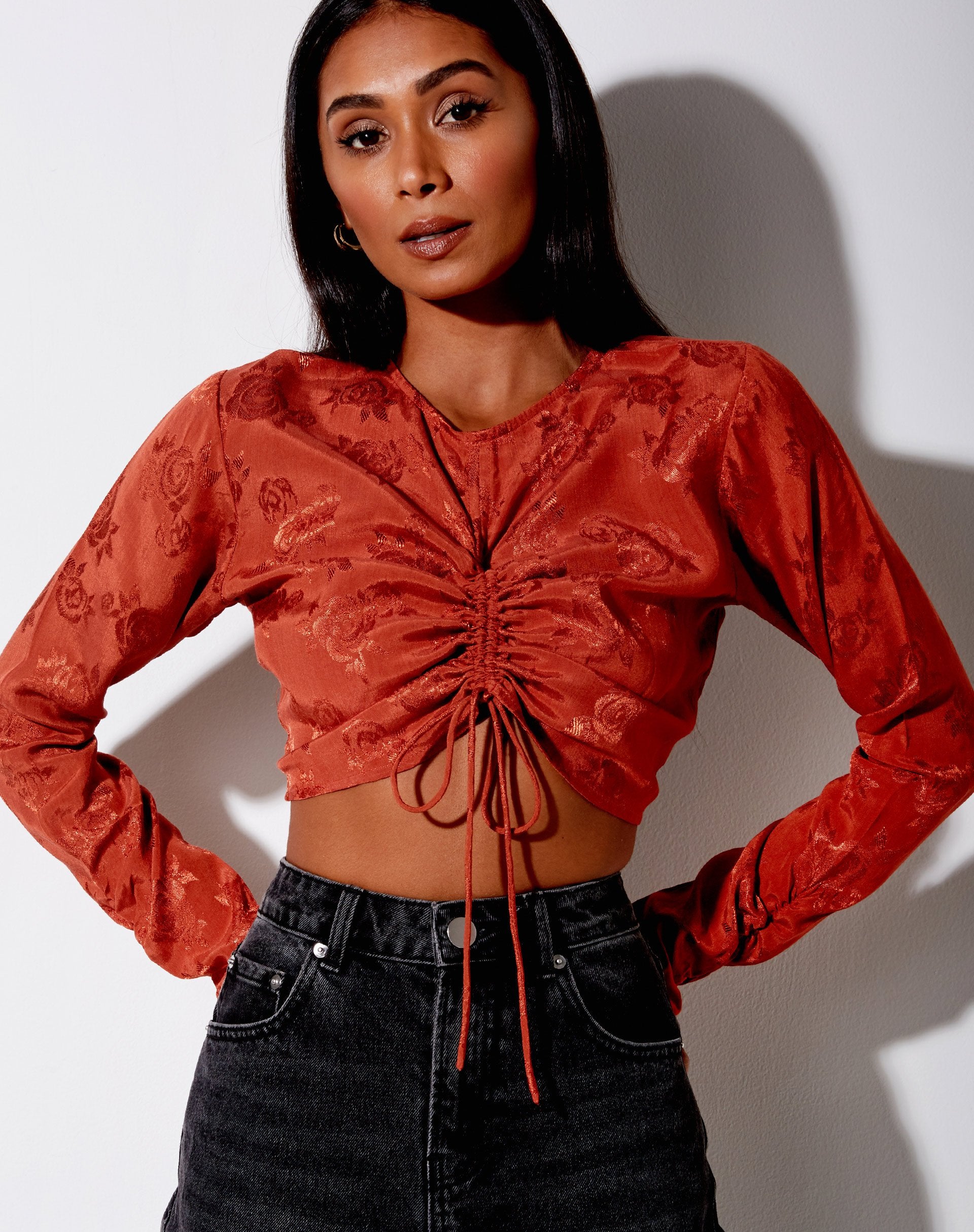 Bild von Rean Crop Top in Satin Rose Copper