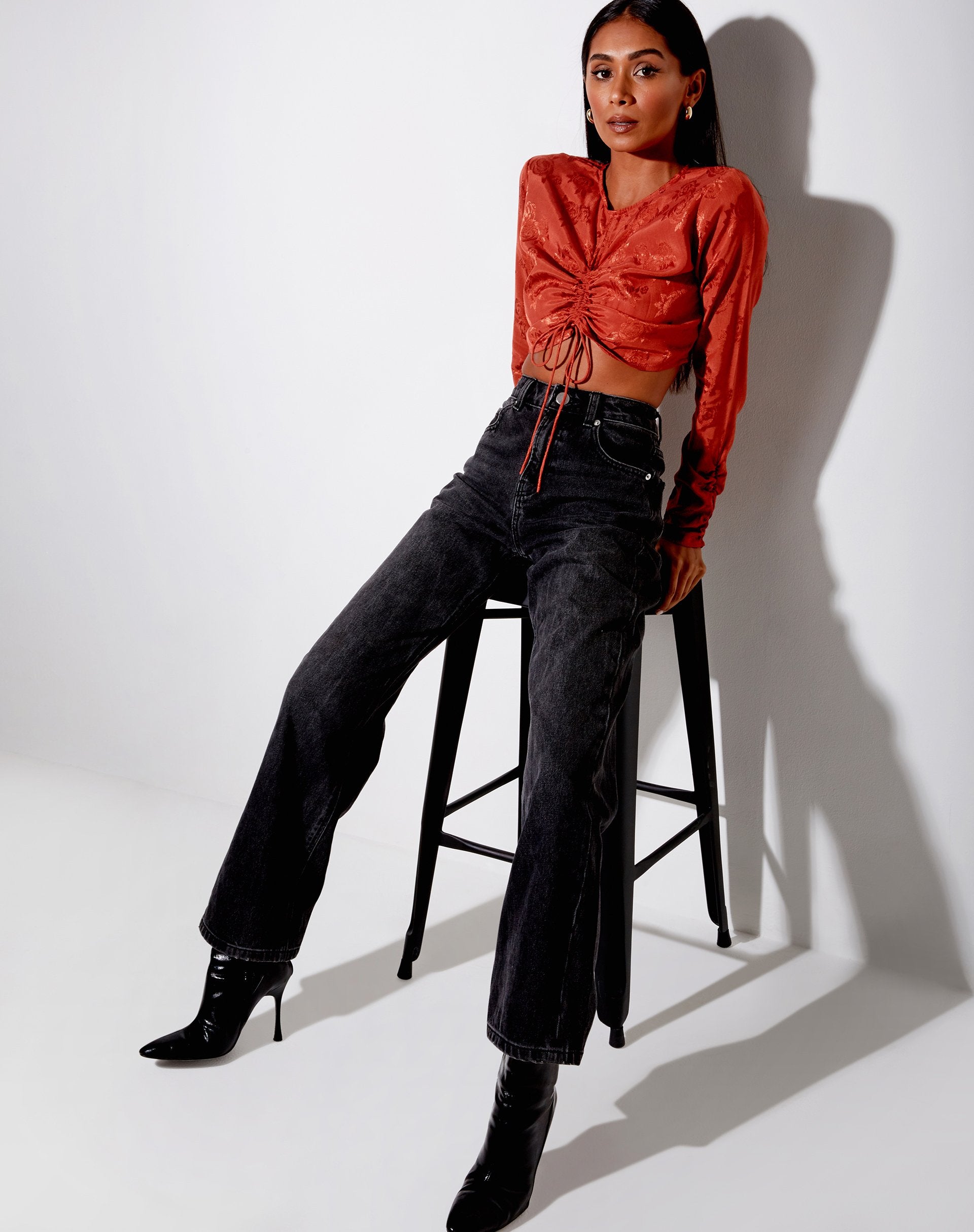 Bild von Rean Crop Top in Satin Rose Copper