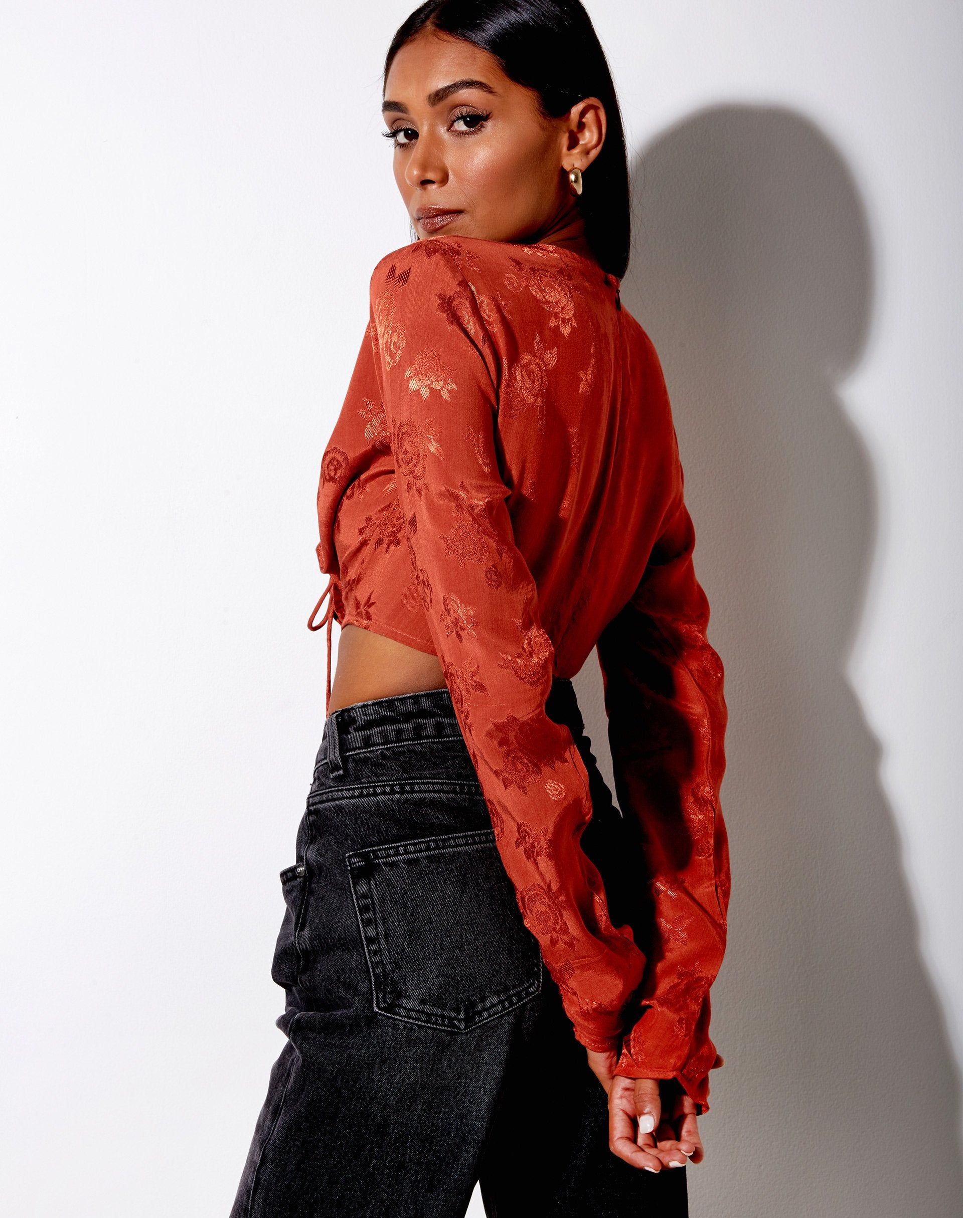 Bild von Rean Crop Top in Satin Rose Copper