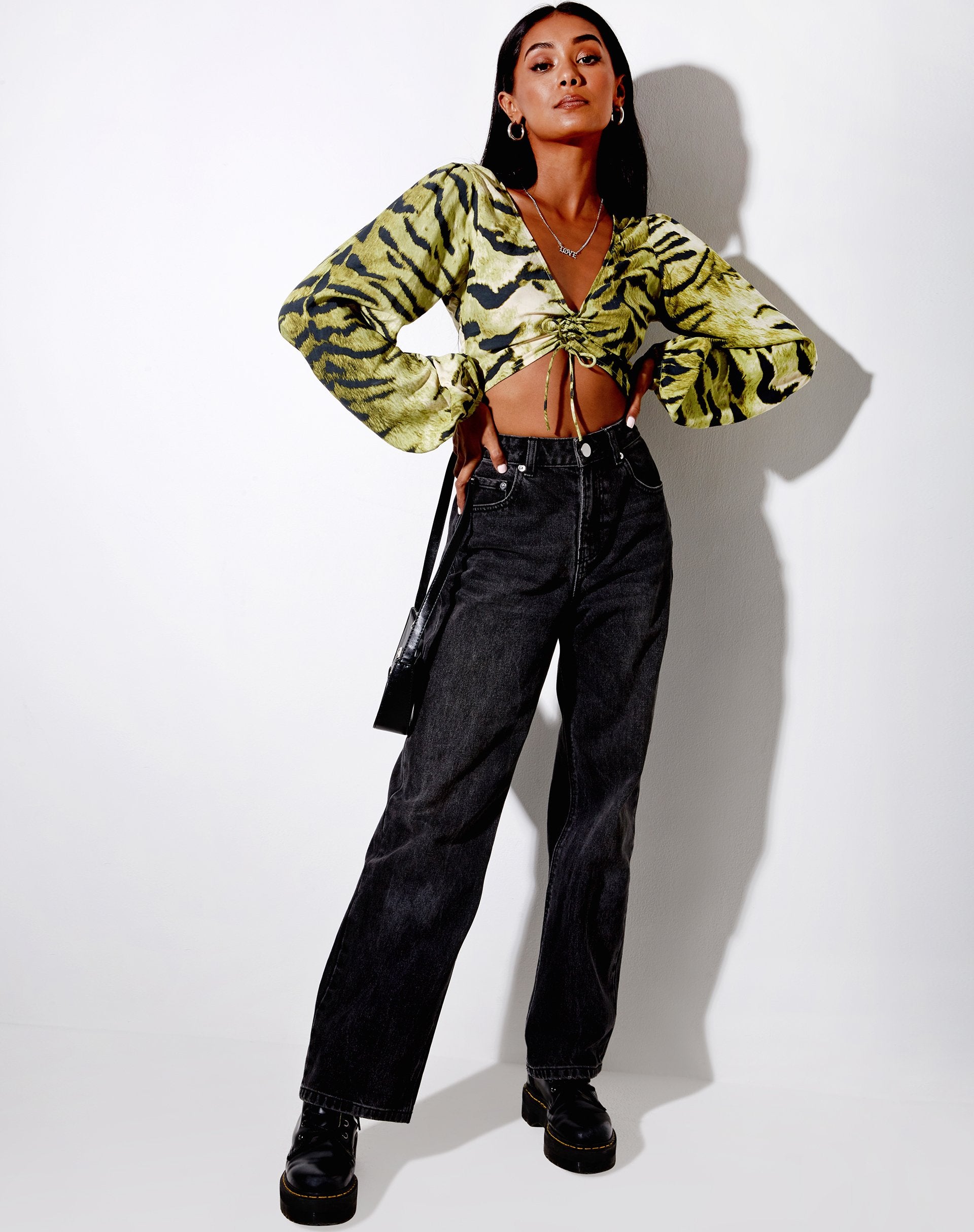 Bild von Reilo Crop Top in Tiger Full Khaki