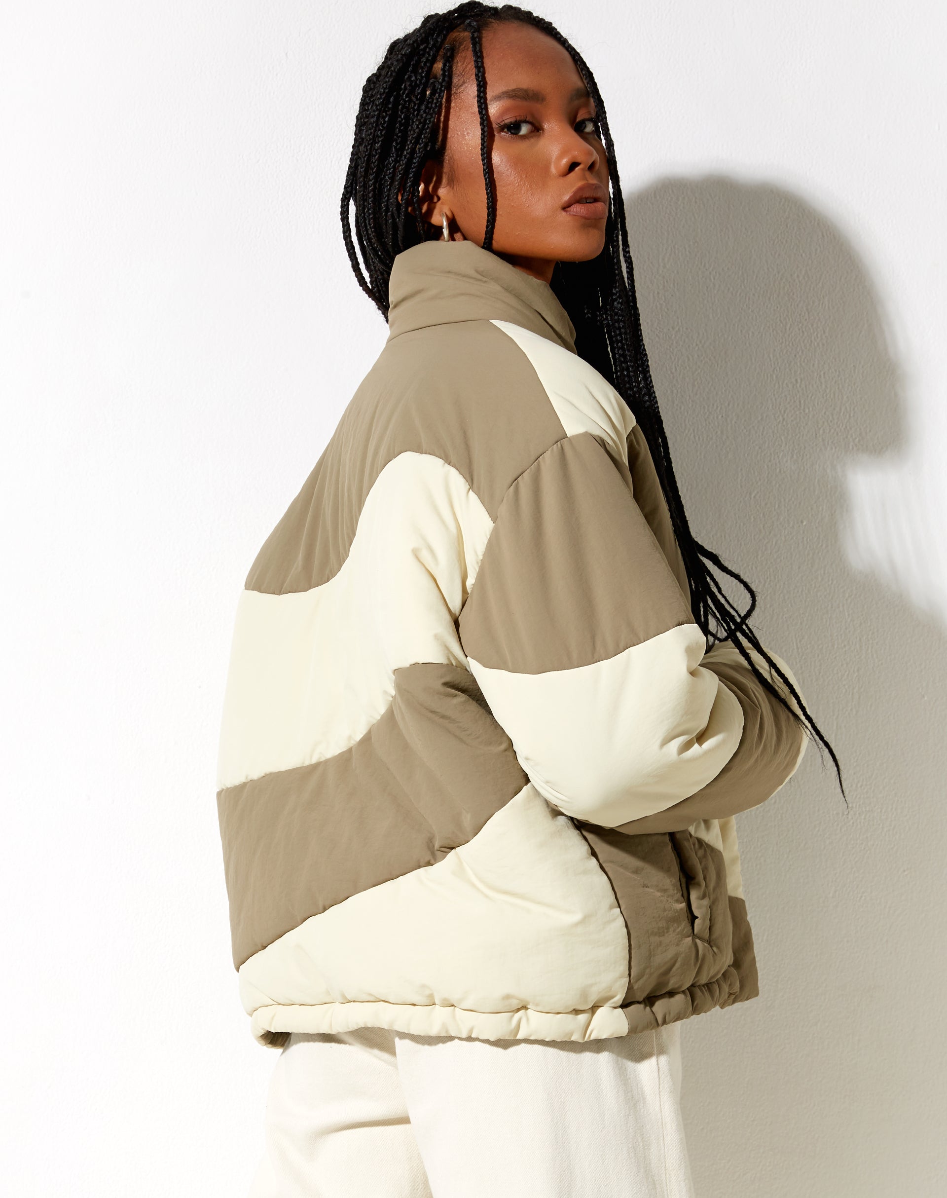 Image of Renee Puffa Jacket in Creme und Taupe mit Paneelen