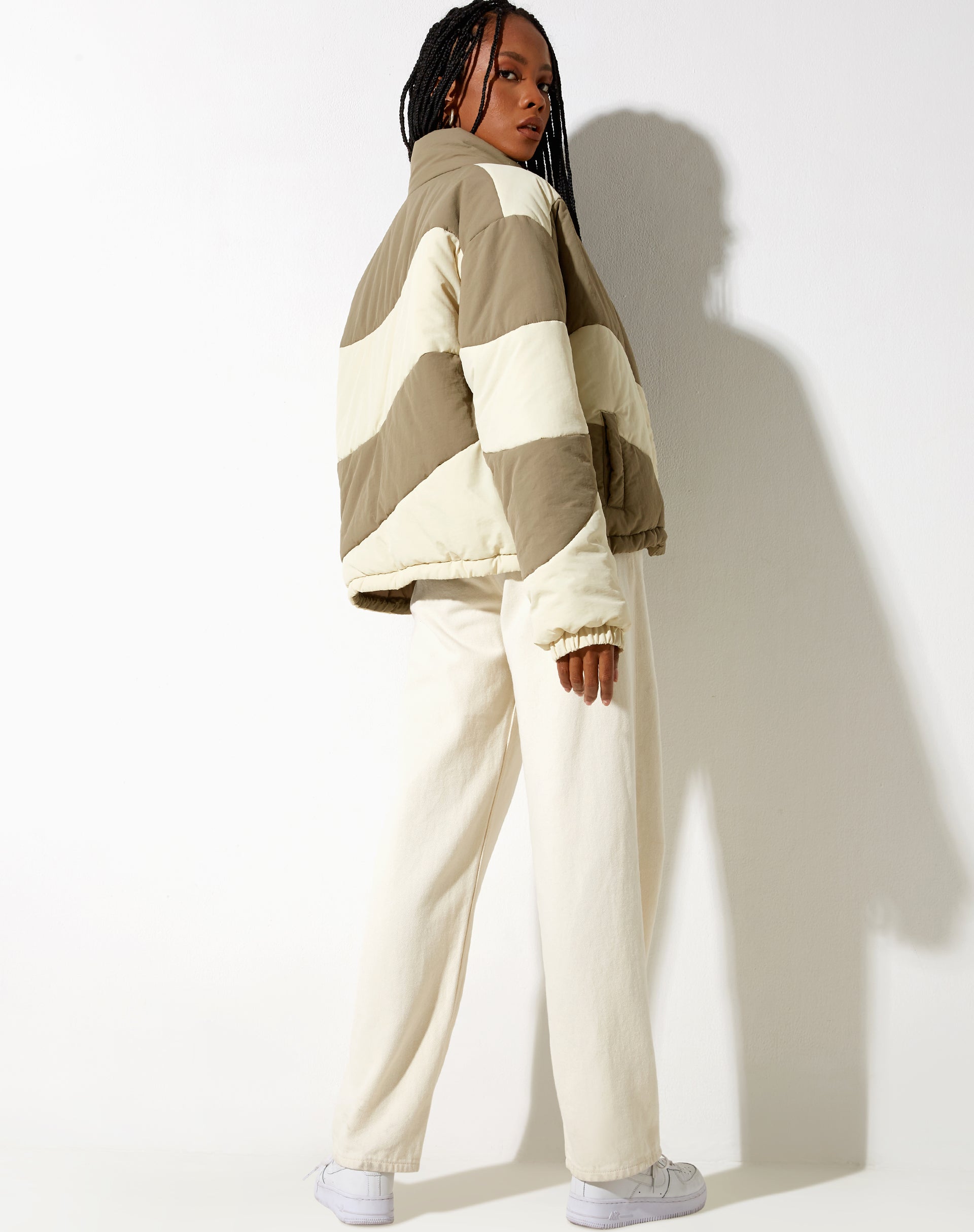 Image of Renee Puffa Jacket in Creme und Taupe mit Paneelen