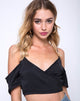 Image of Renta Cold Shoulder Top aus Satin Schwarz