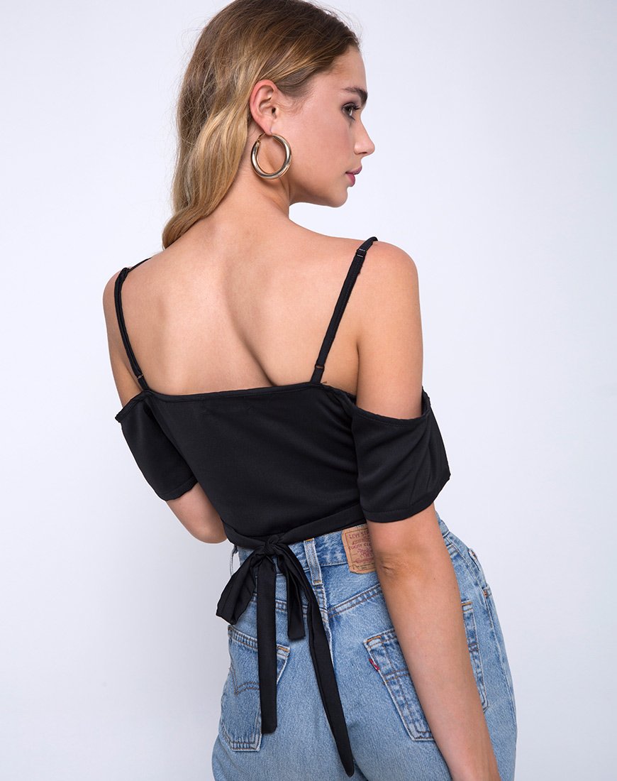 Renta Cold Shoulder Top aus Satin Schwarz