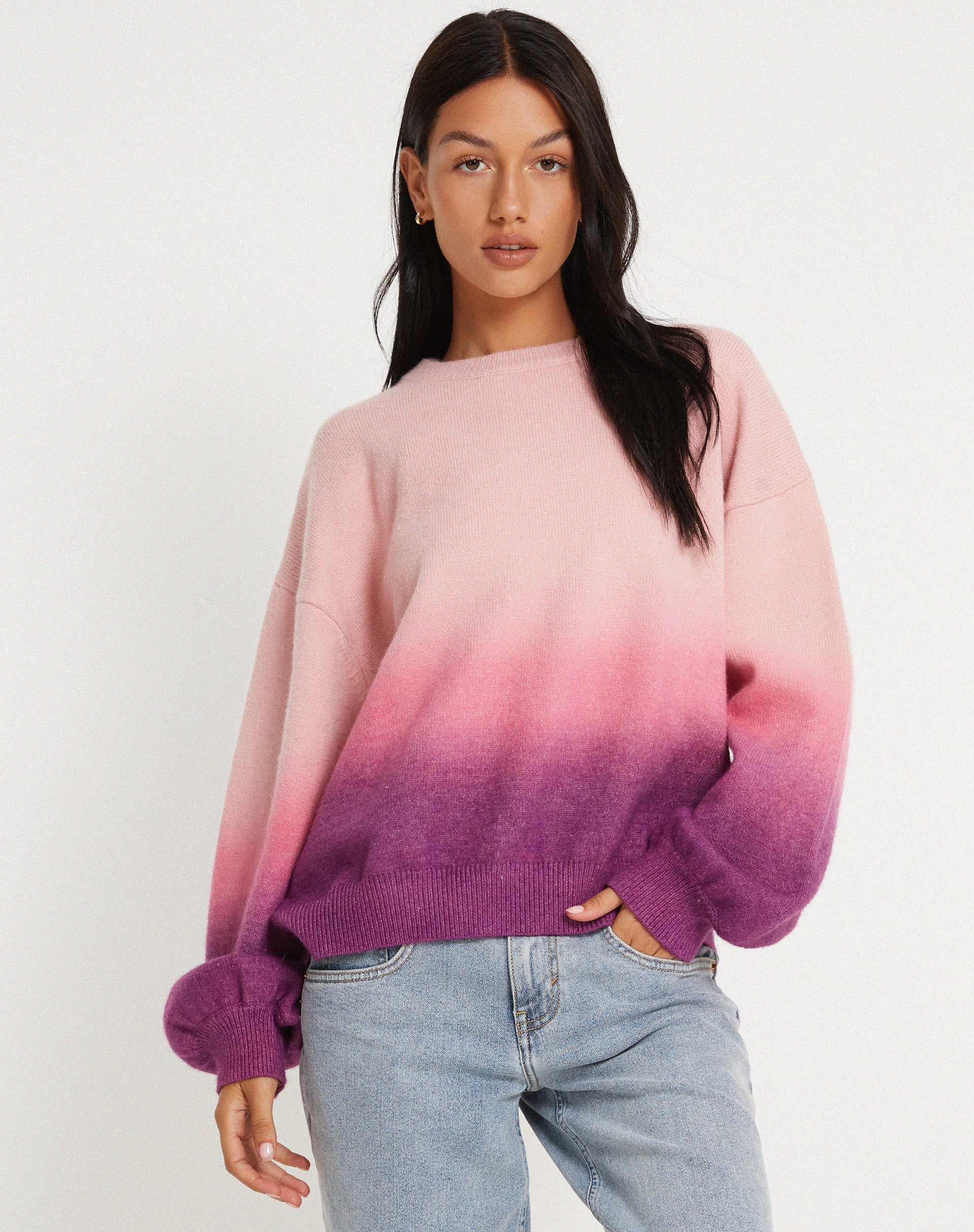 Abbildung des Akari Pullovers in Gradient Pink