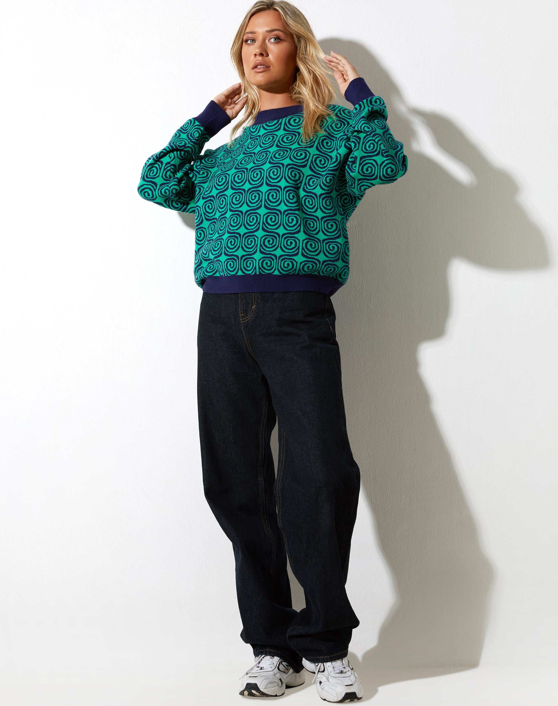 Image of Ammar Pullover in Swirl Grün und Blau