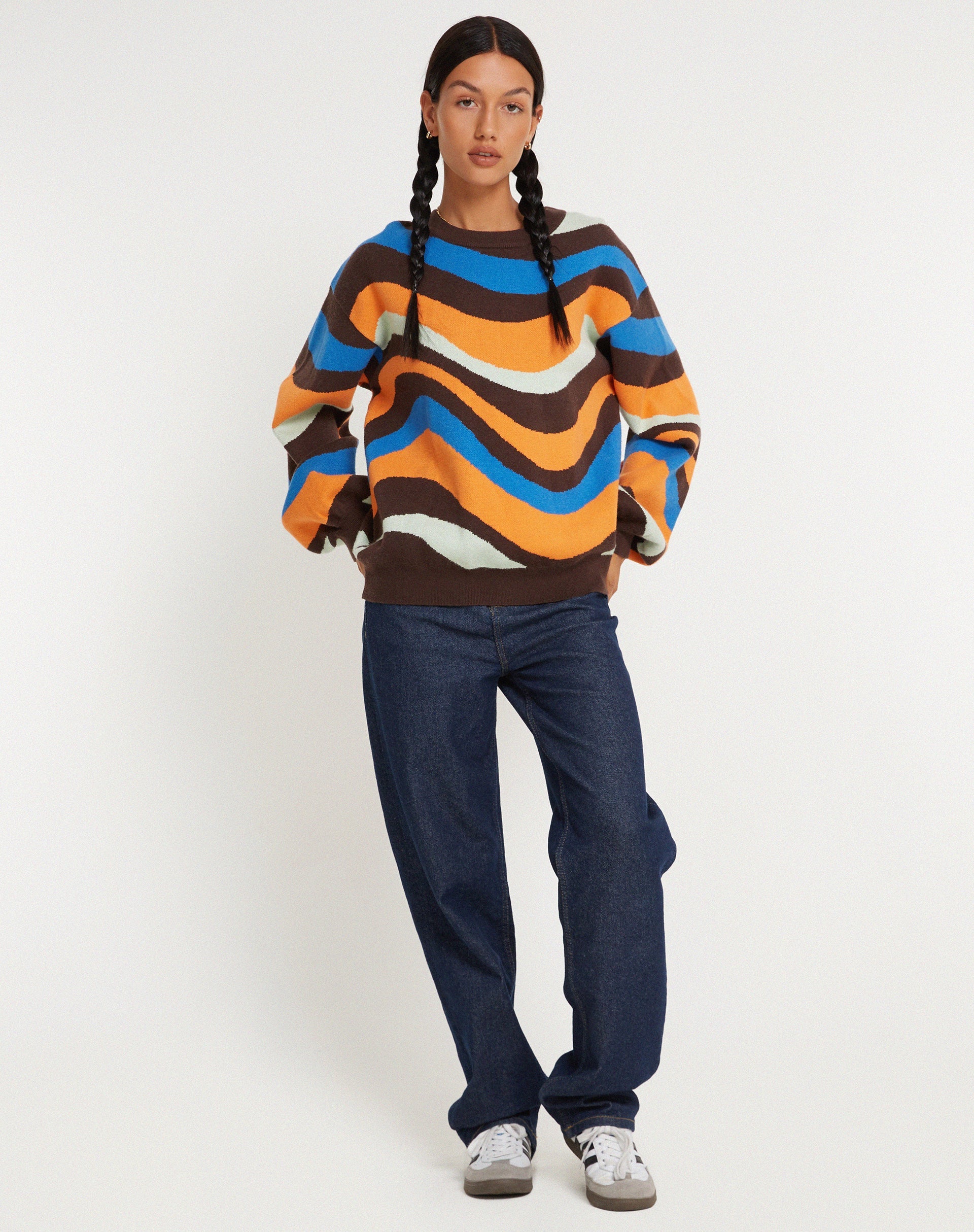 Abbildung des Ammaria Pullovers in Wavy Rainbow