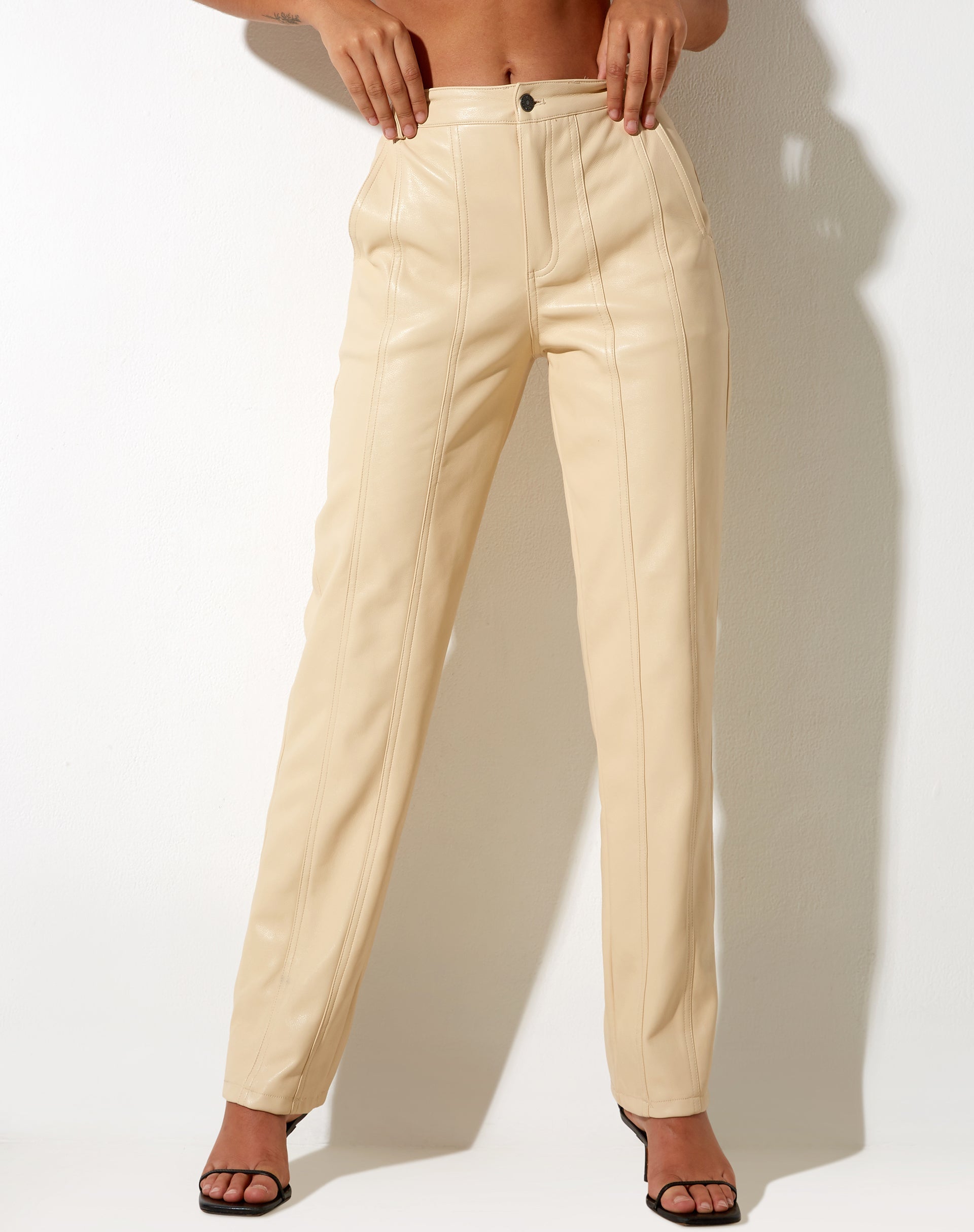 Image der Centa-Hose in PU-Butter