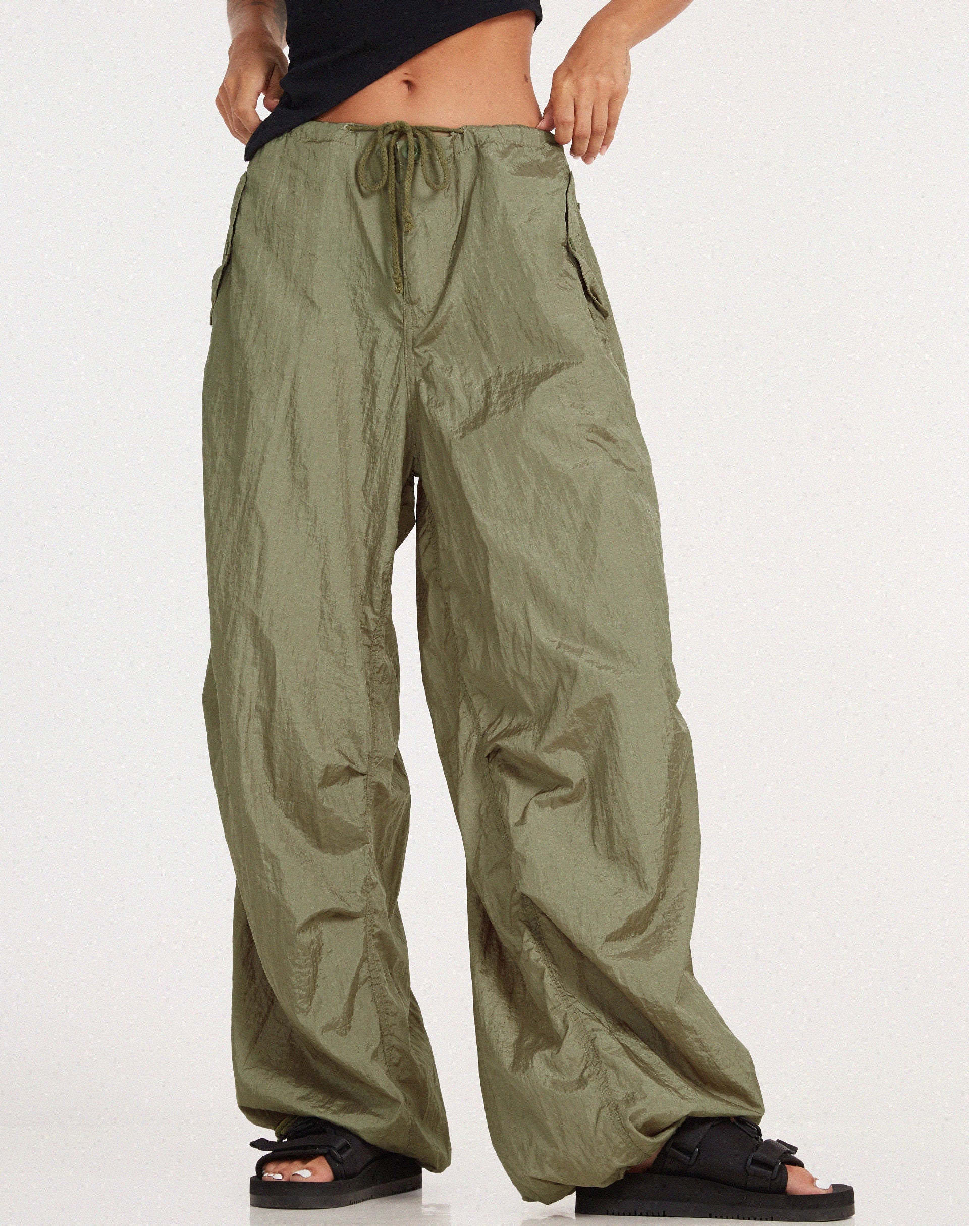 Abbildung der Chute Trouser in Parachute Silver Green