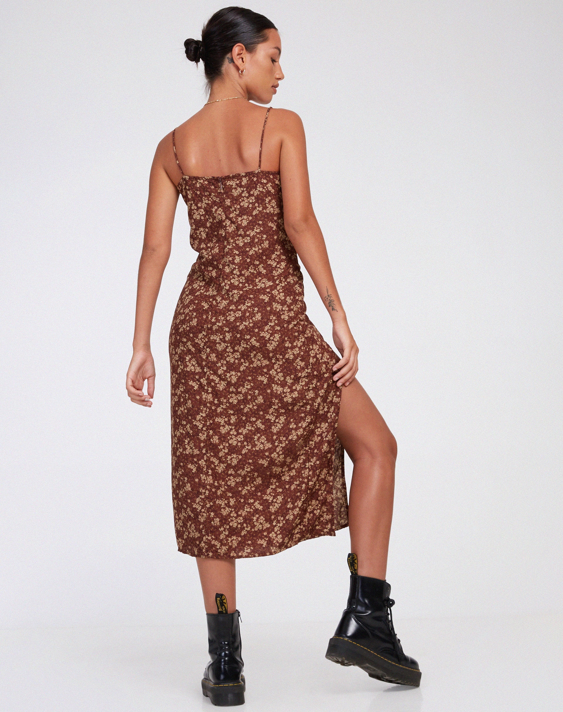 IMAGE OF Cypress Maxikleid in erdig-blumigem Braun
