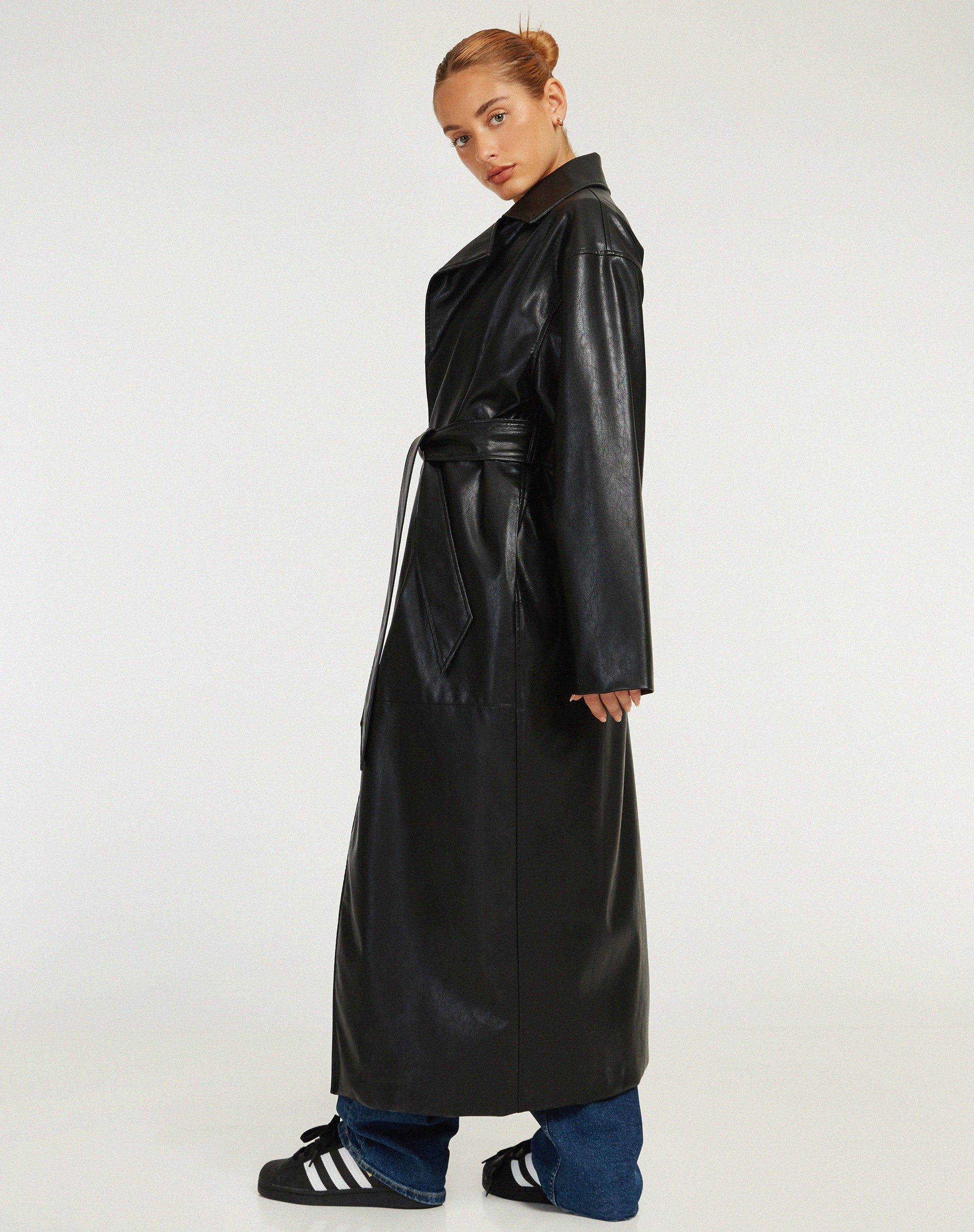 Abbildung von Ejo Trenchcoat in PU Schwarz