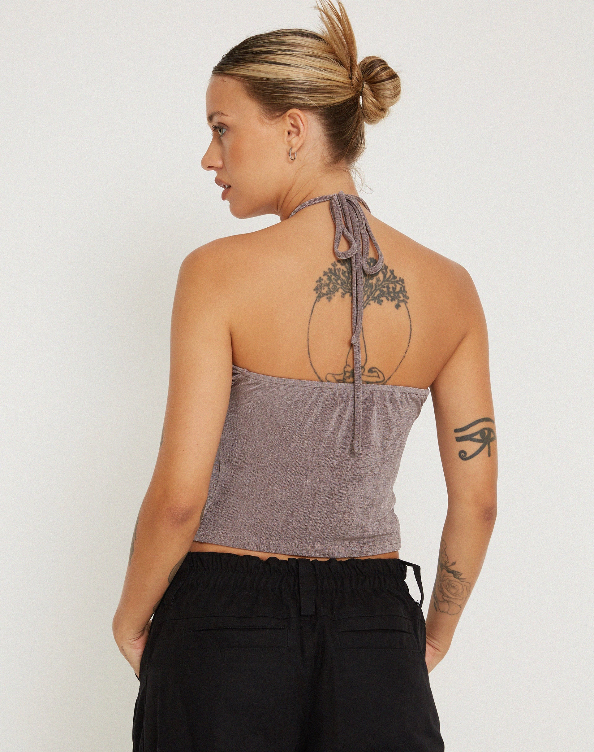Abbildung von Hiriko Halter Top in Charcoal