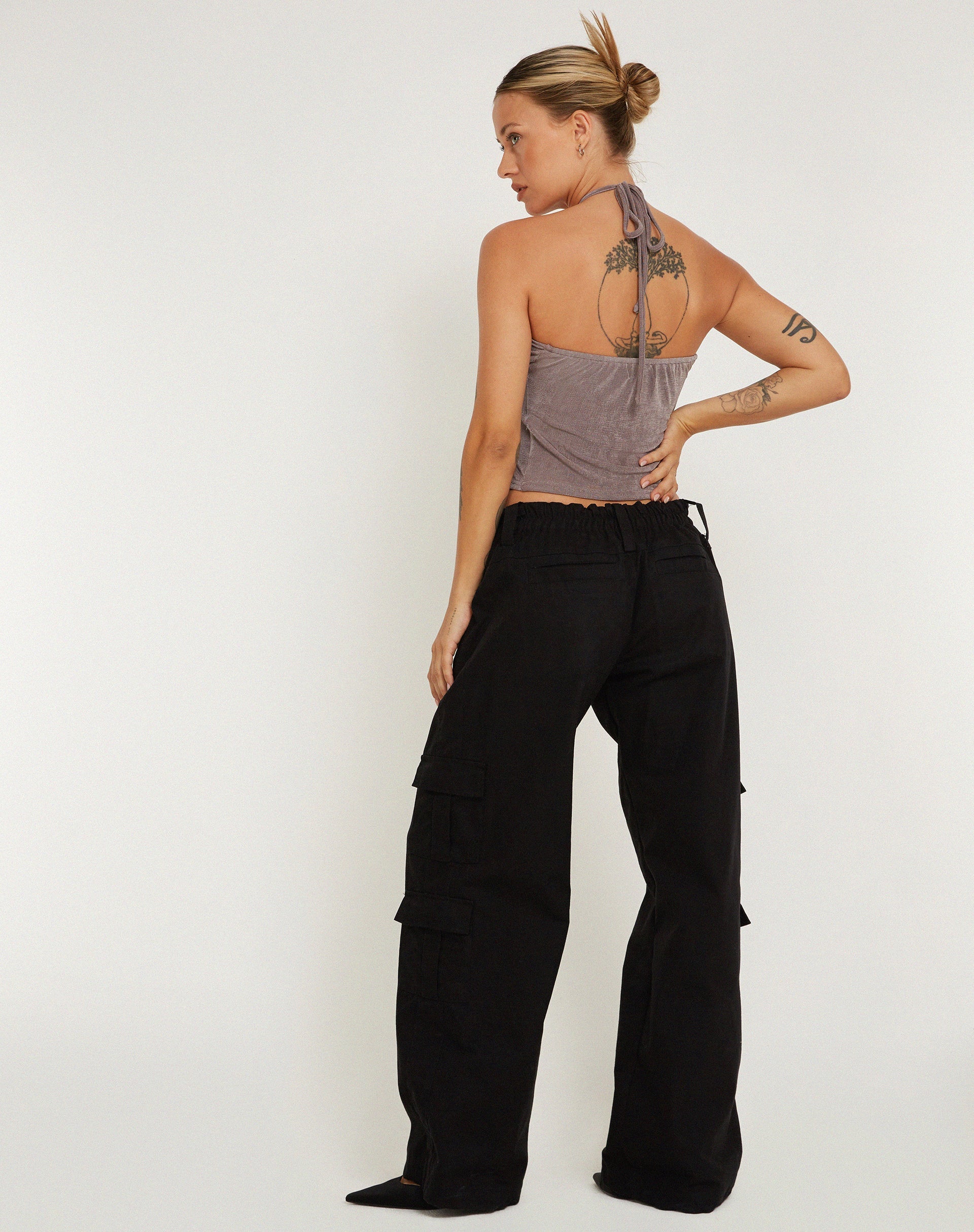 Abbildung von Hiriko Halter Top in Charcoal