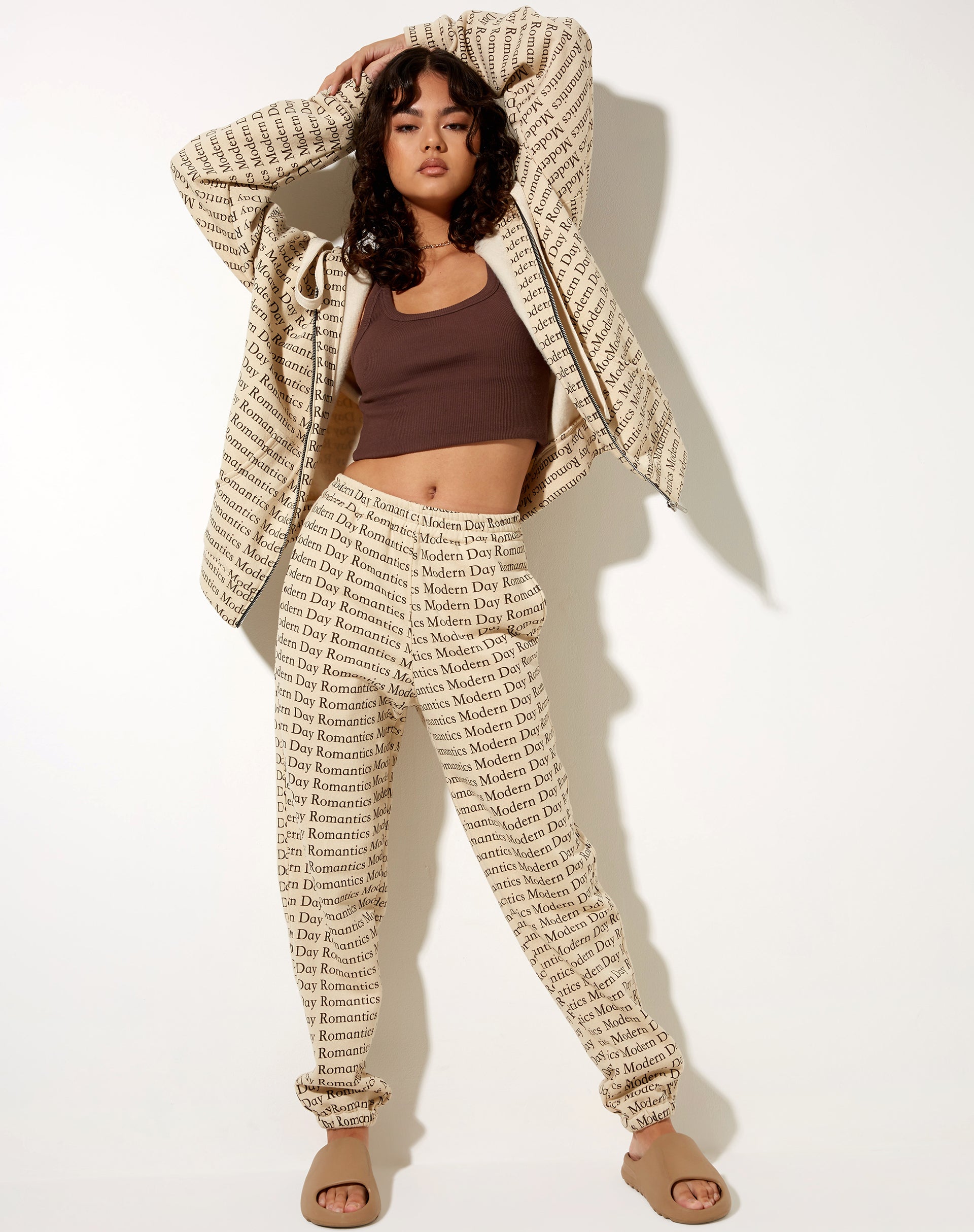 Bild von Basta Jogger in Modern Day Romantics