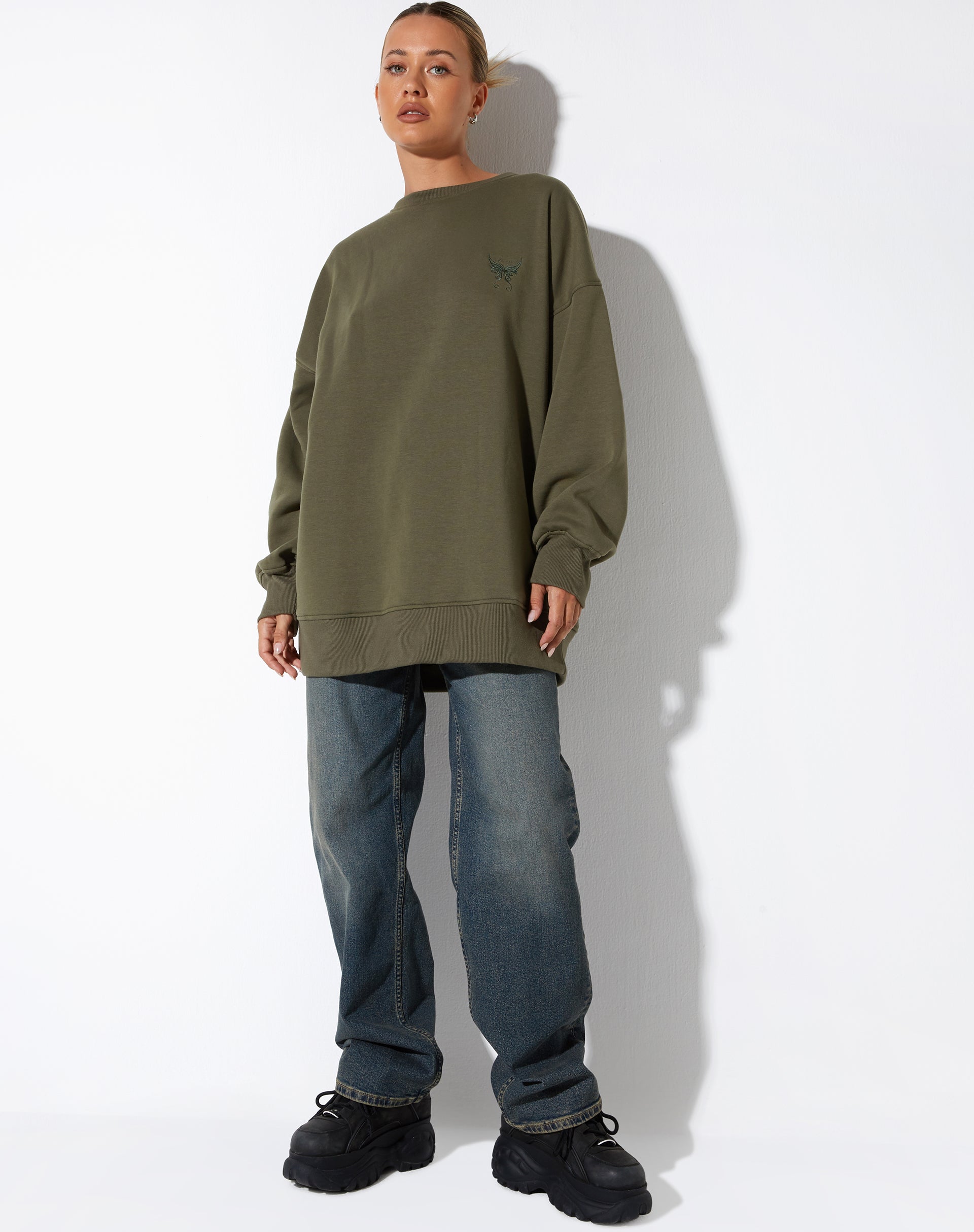 Bild von Lei Sweatshirt in Grape Leaf Butterfly Embro