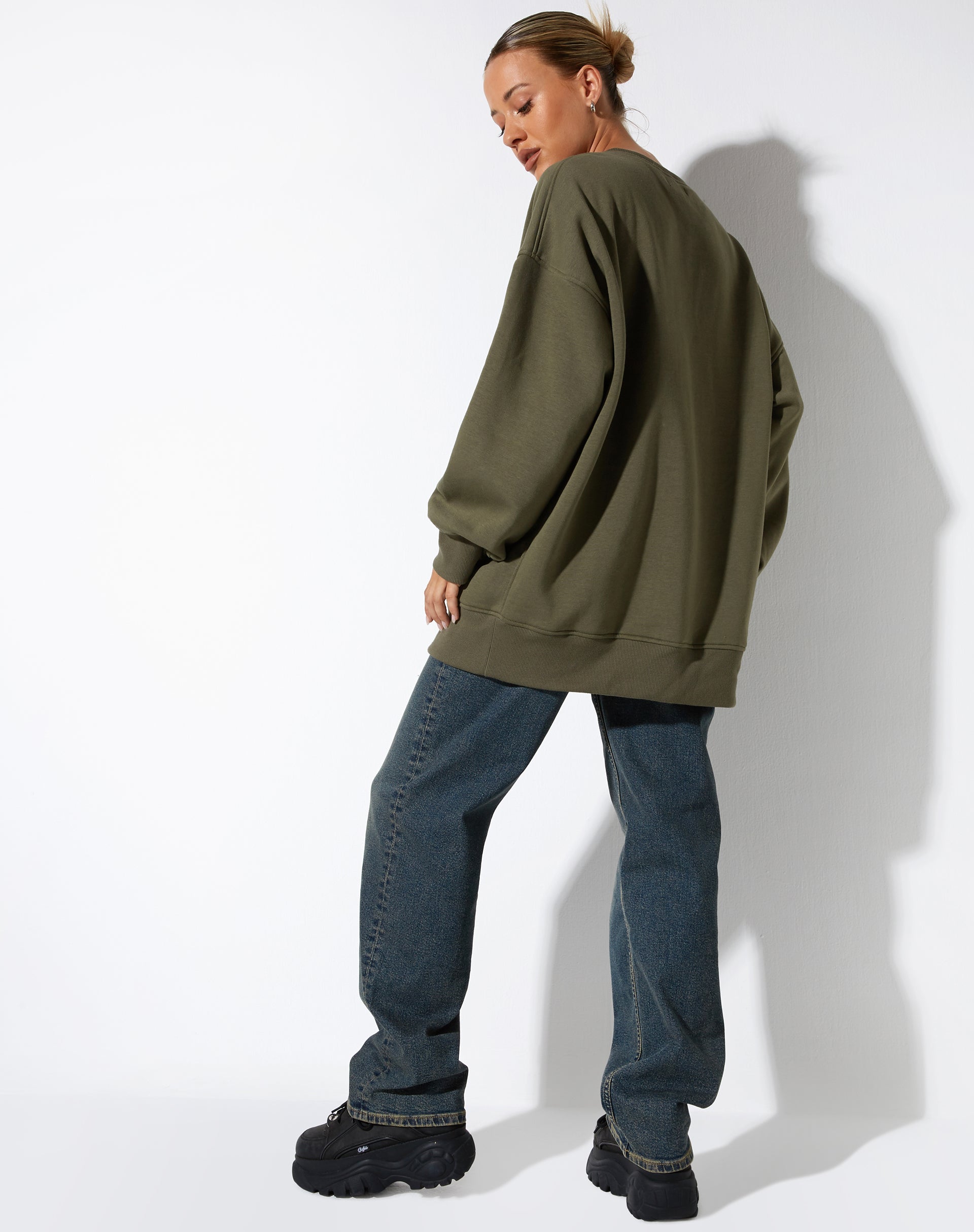 Bild von Lei Sweatshirt in Grape Leaf Butterfly Embro