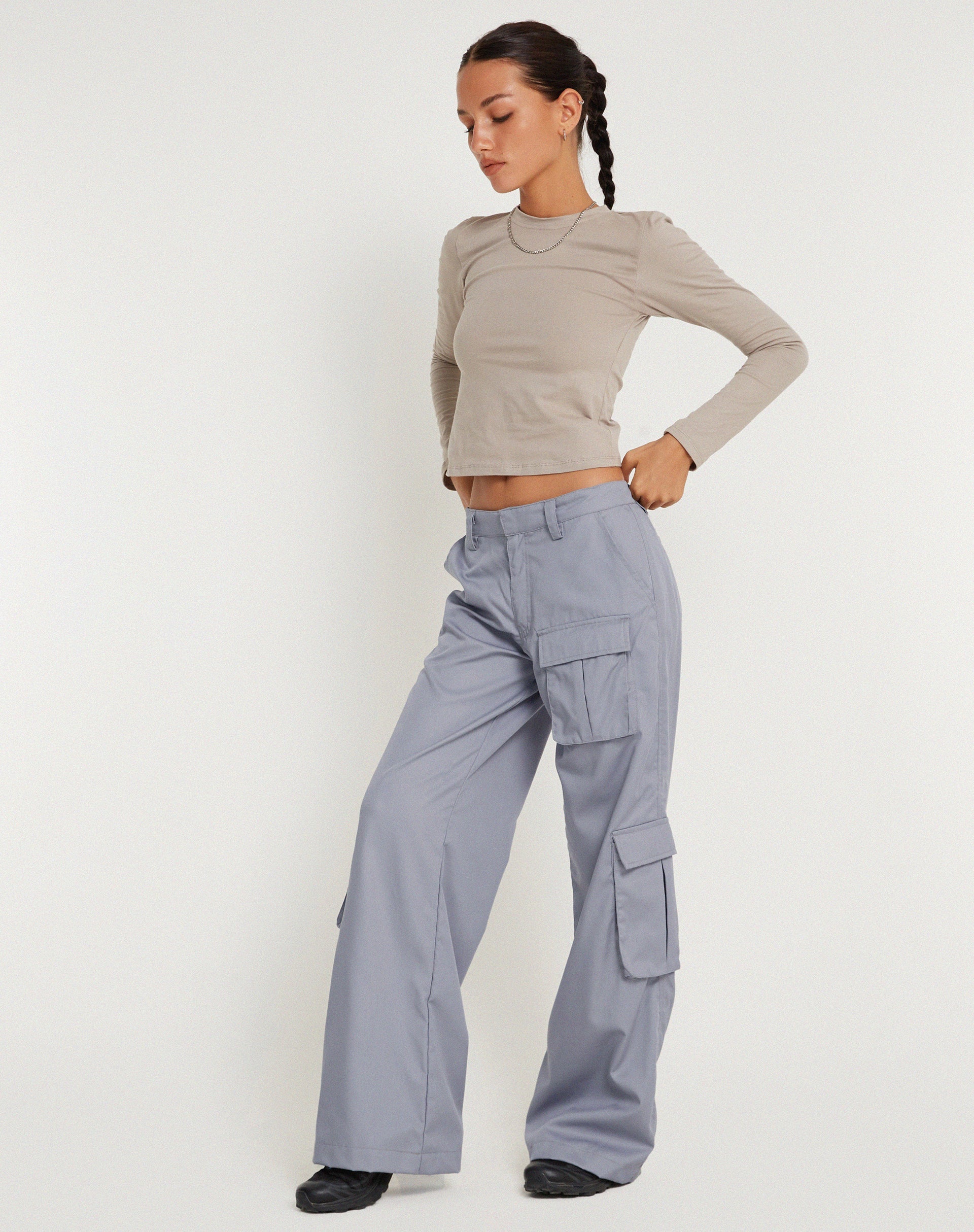 Abbildung der Lovis Low Rise Cargohose in Grau