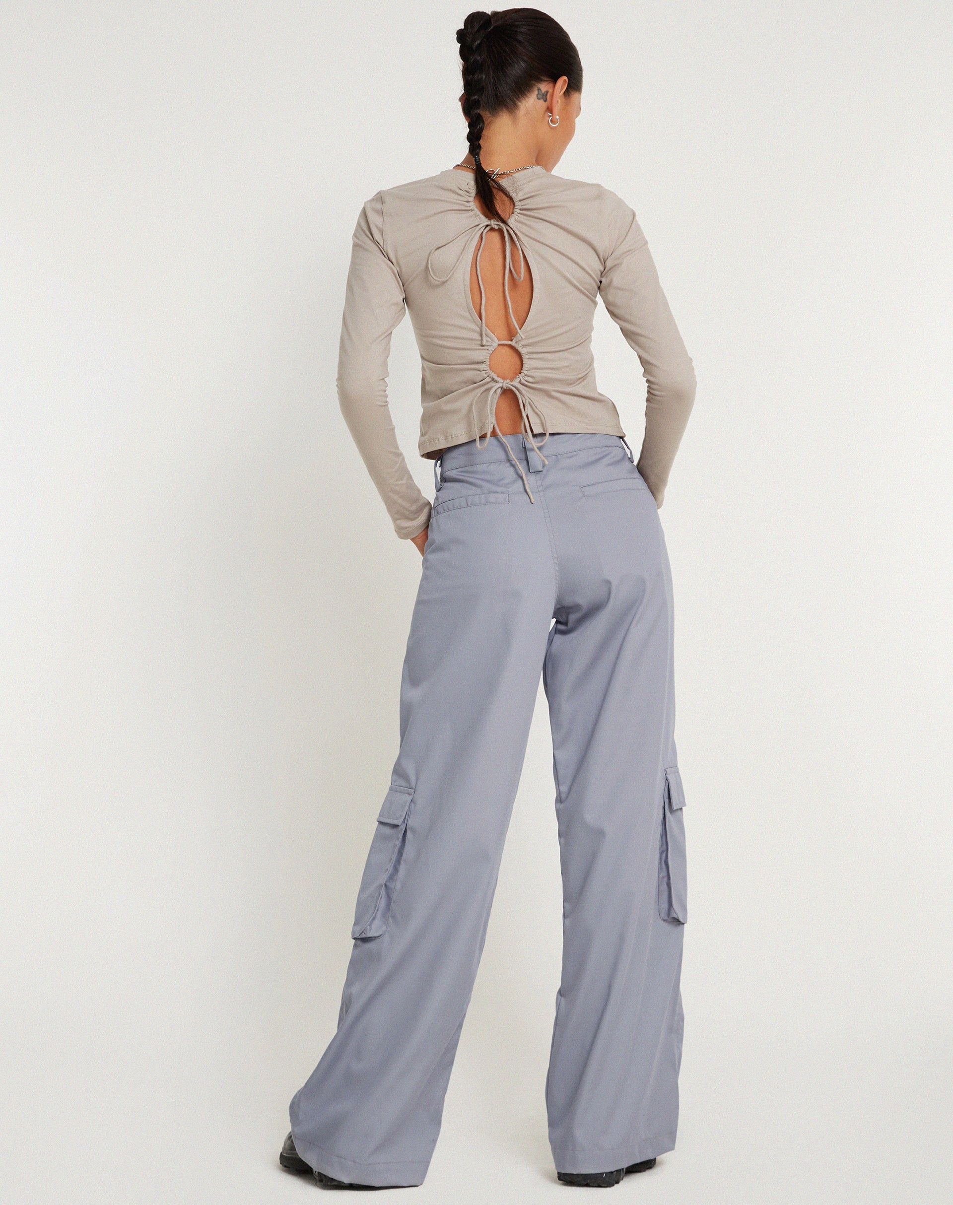 Abbildung der Lovis Low Rise Cargohose in Grau