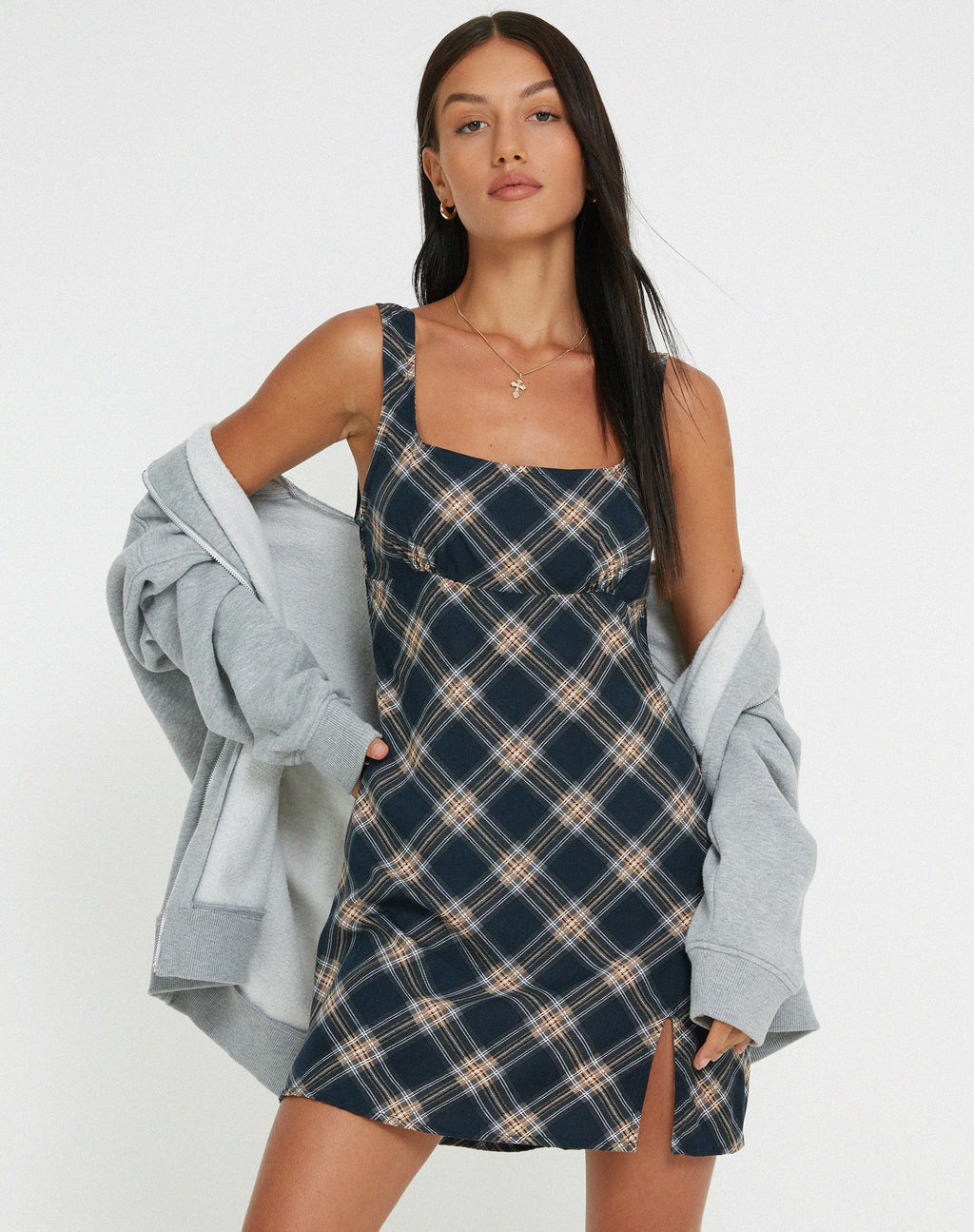 Mehra Slip Dress in 20er Jahre Karo Schwarz und Grau
