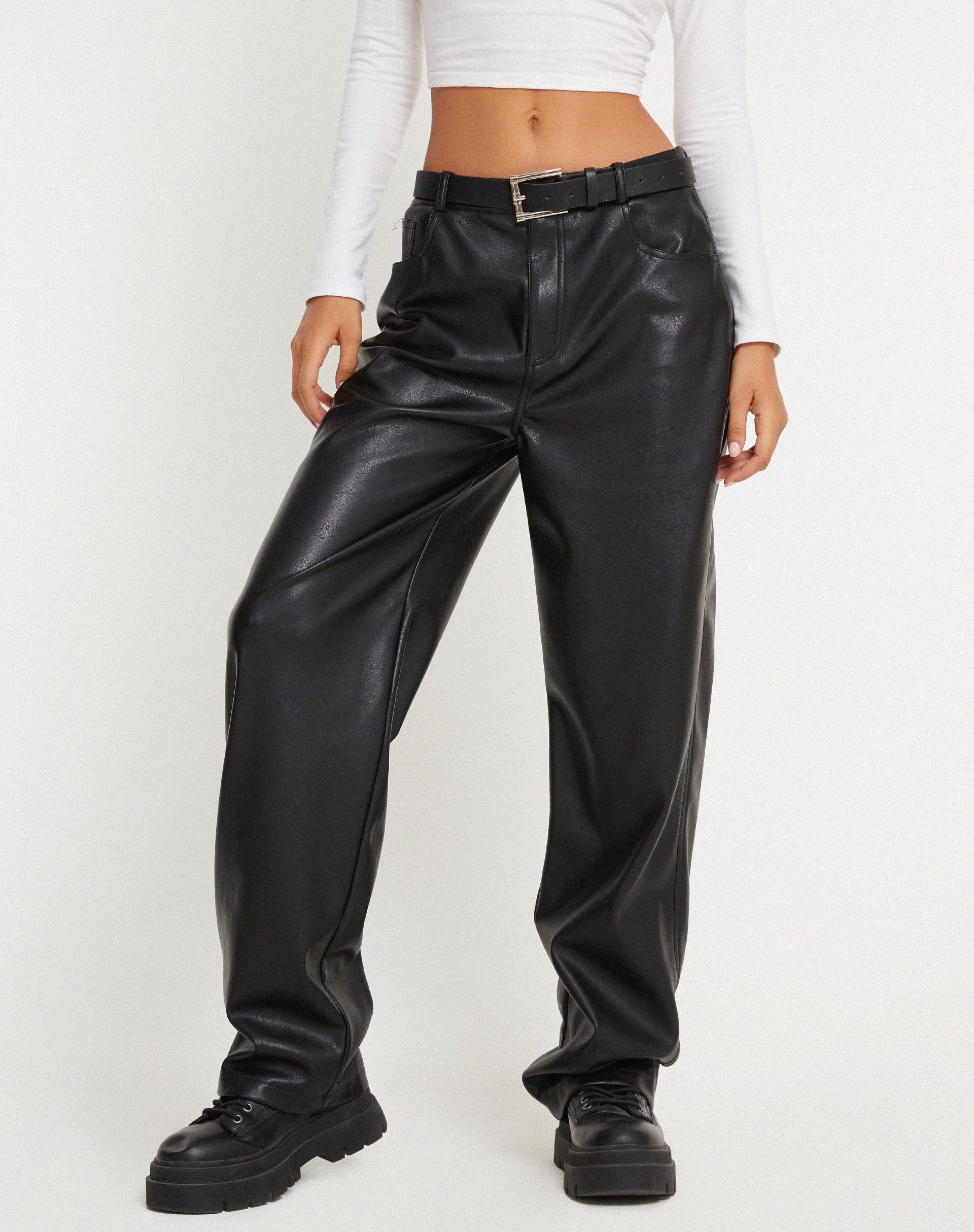 Bild von MOTEL X OLIVIA NEILL Parallel Hose in Pu Schwarz