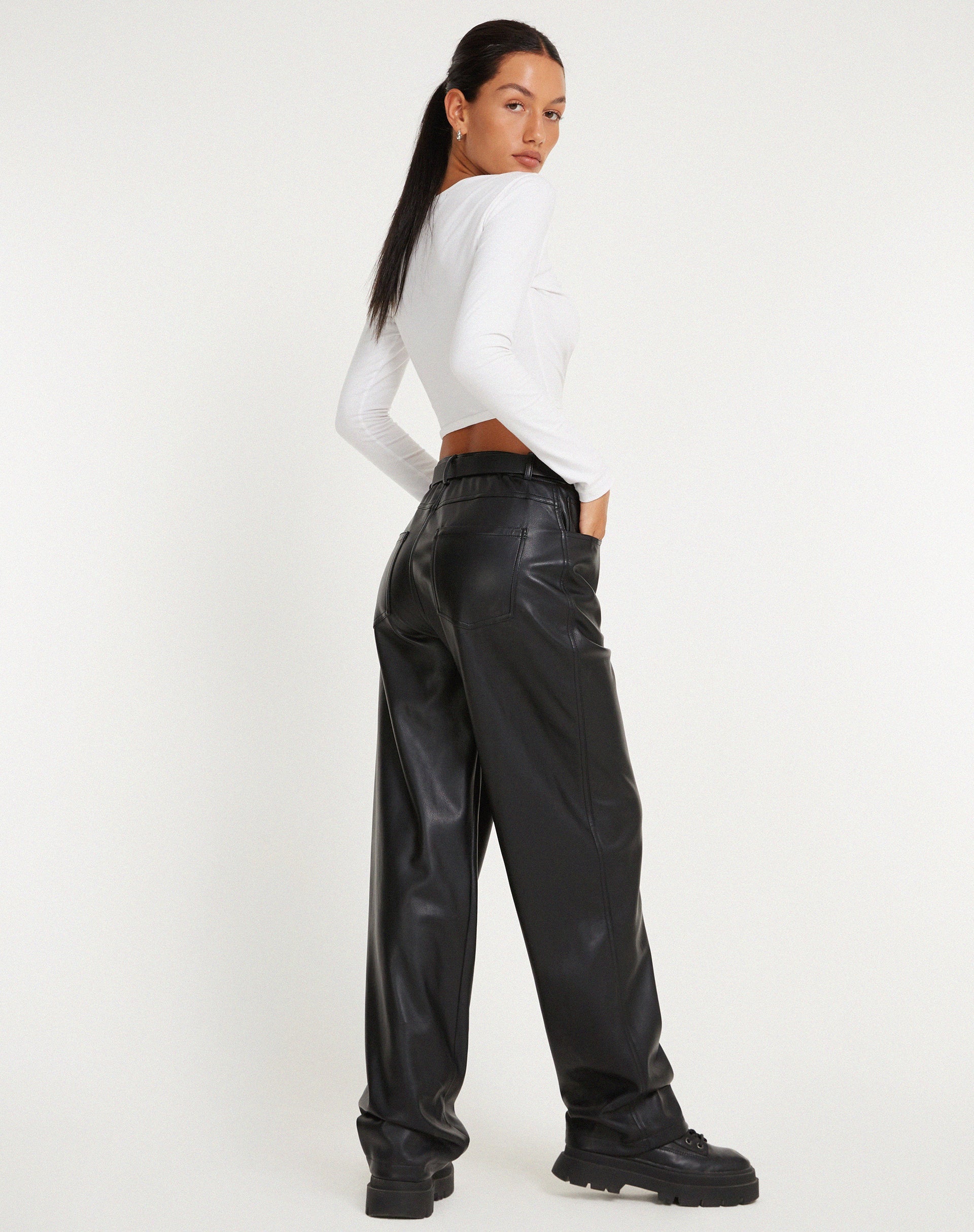 Bild von MOTEL X OLIVIA NEILL Parallel Hose in Pu Schwarz