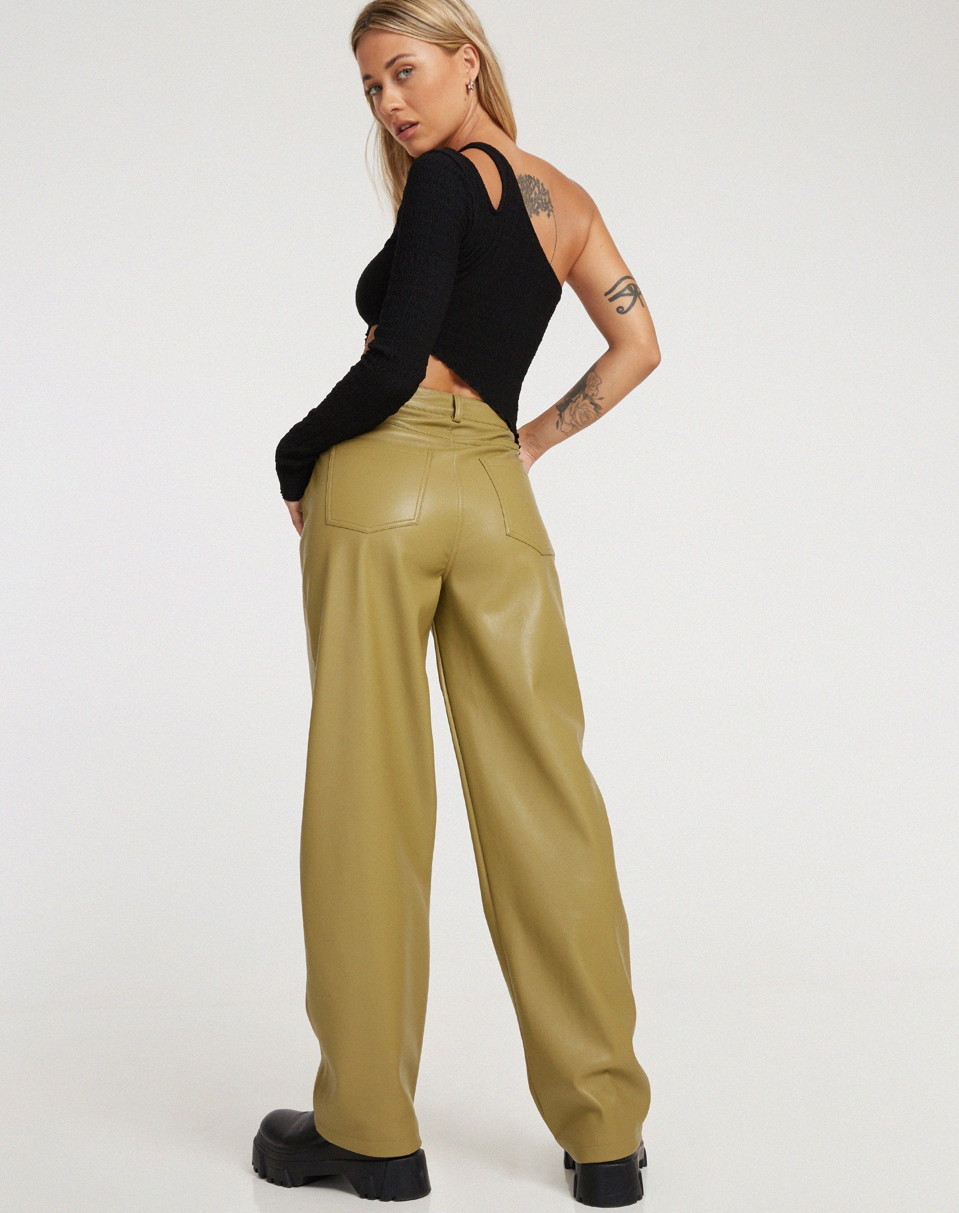 Abbildung der Parallel Trouser in PU Leaf Green
