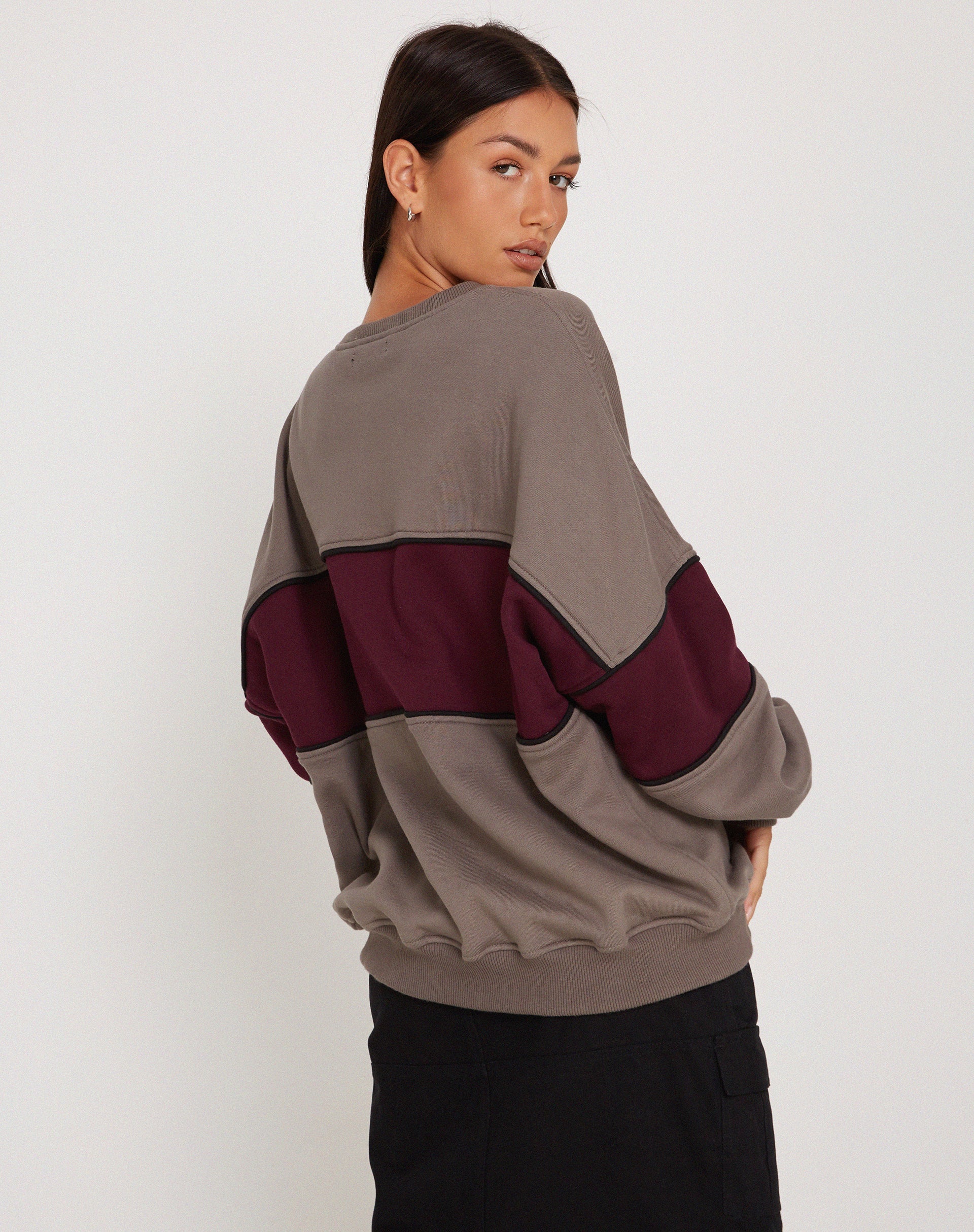 Bild von Samara Sweatshirt in Cloudburst Oxblood Schwarz