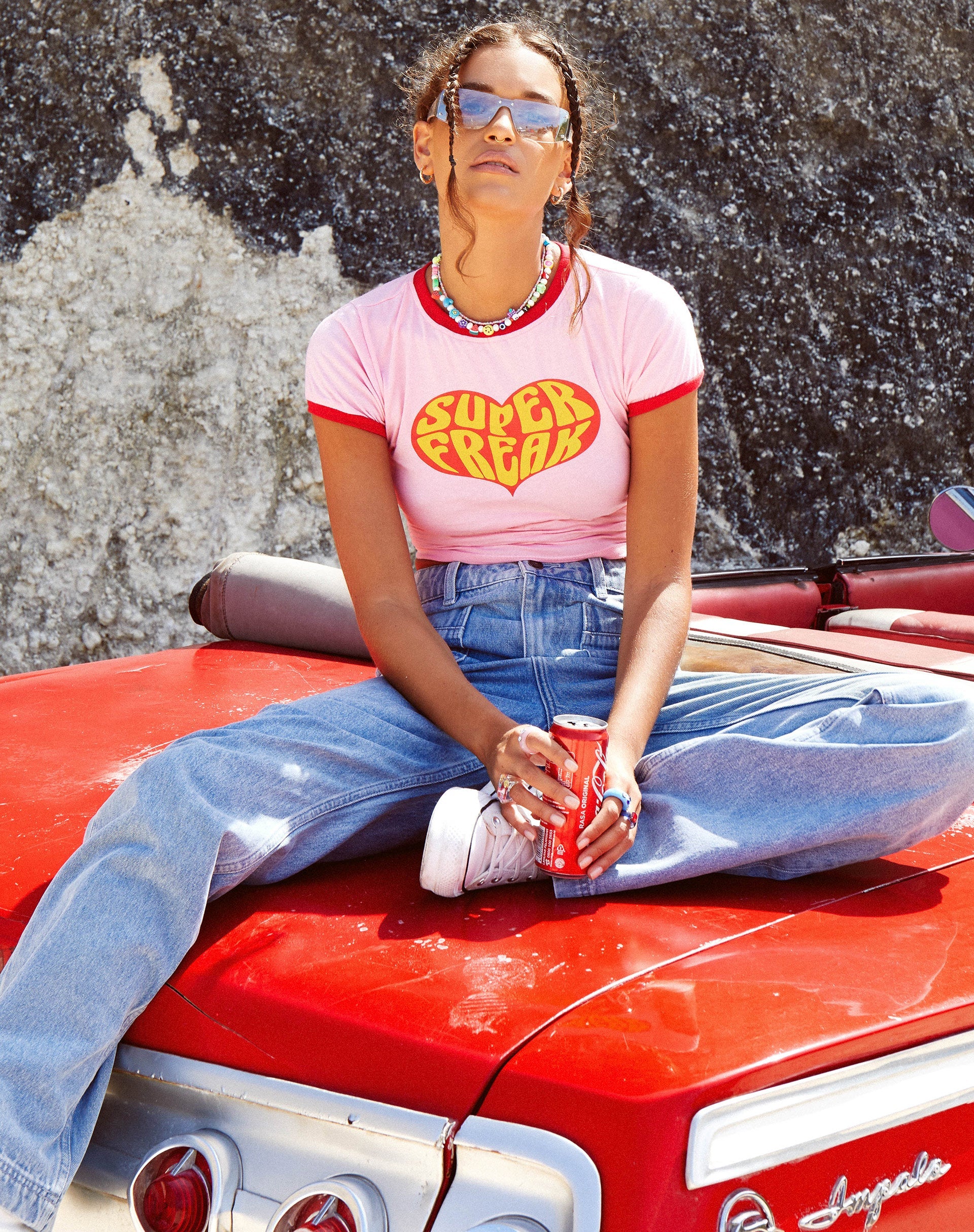 Bild von Ringer Tee in Peony Bind Racing Red Super Freak