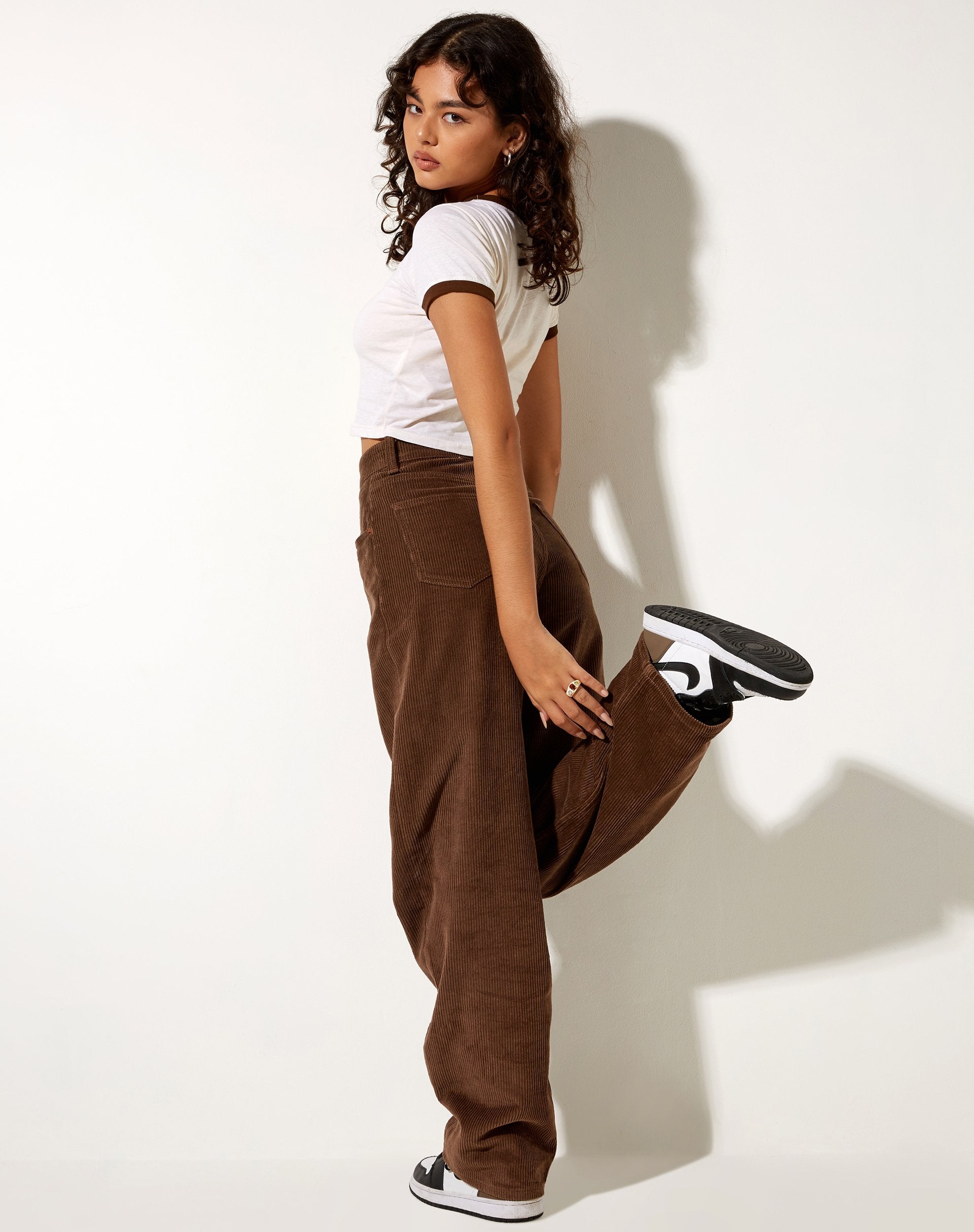 Bild von Ringer Tee in Winter White Bind Cocoa Pony Club