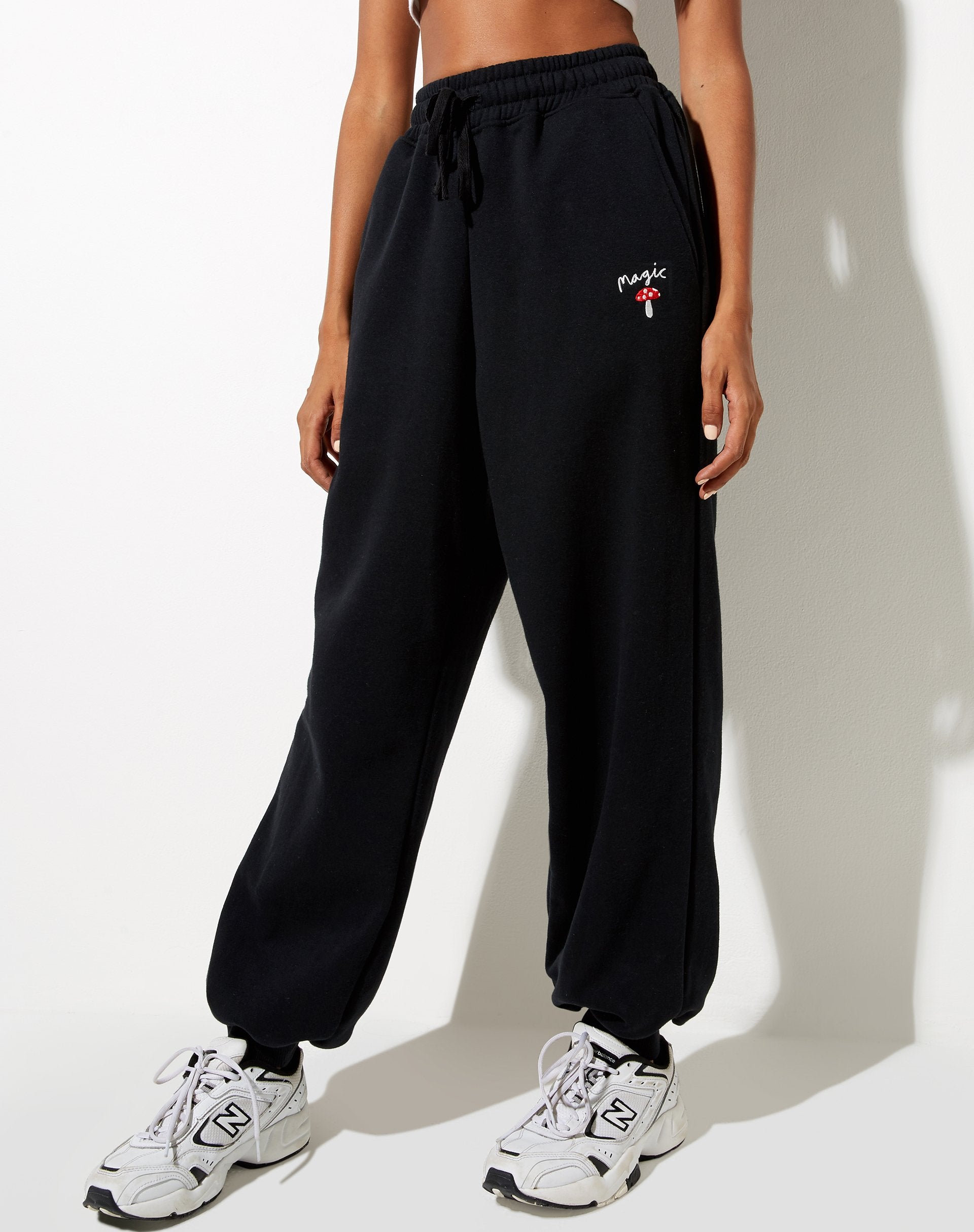 Bild von Roider Jogger in Schwarz Pilz Rot Embro