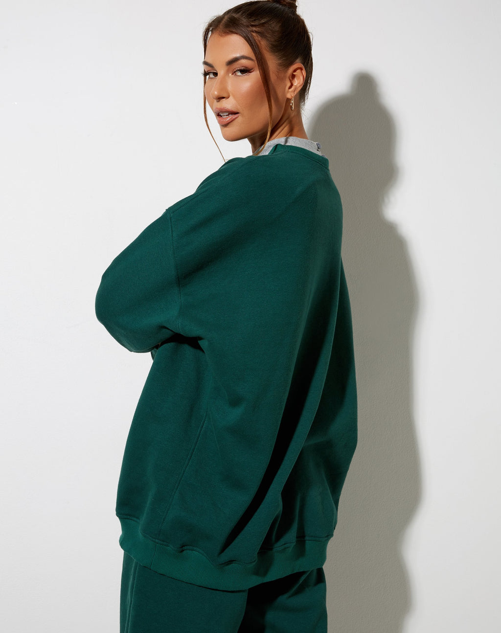 Glo Sweatshirt in Flaschengrün mit 'Angel'-Stickerei in Weiß