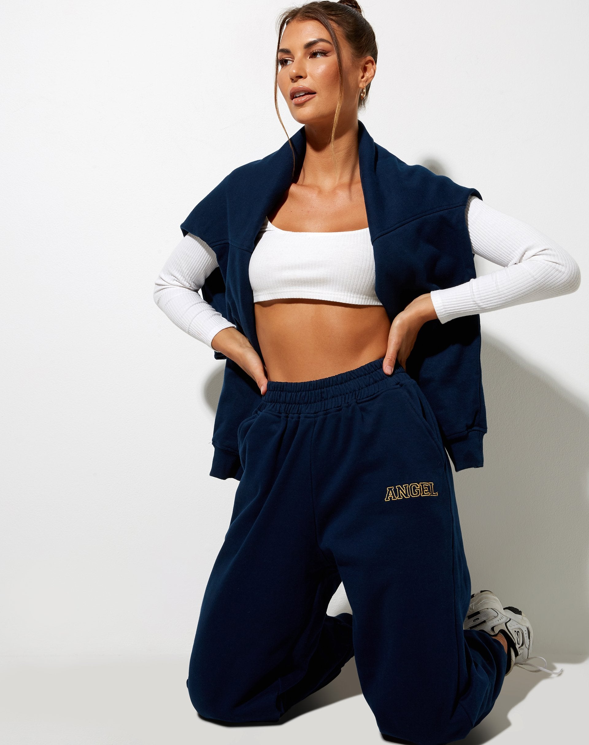 Bild von Roider Jogger in Marineblau Angel Embro in Gelb