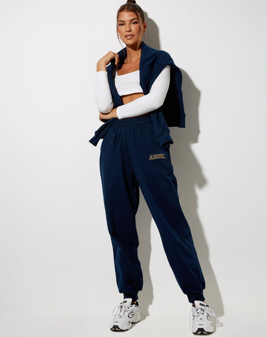 Roider Jogger in Marineblau 'Angel' Stickerei in Gelb