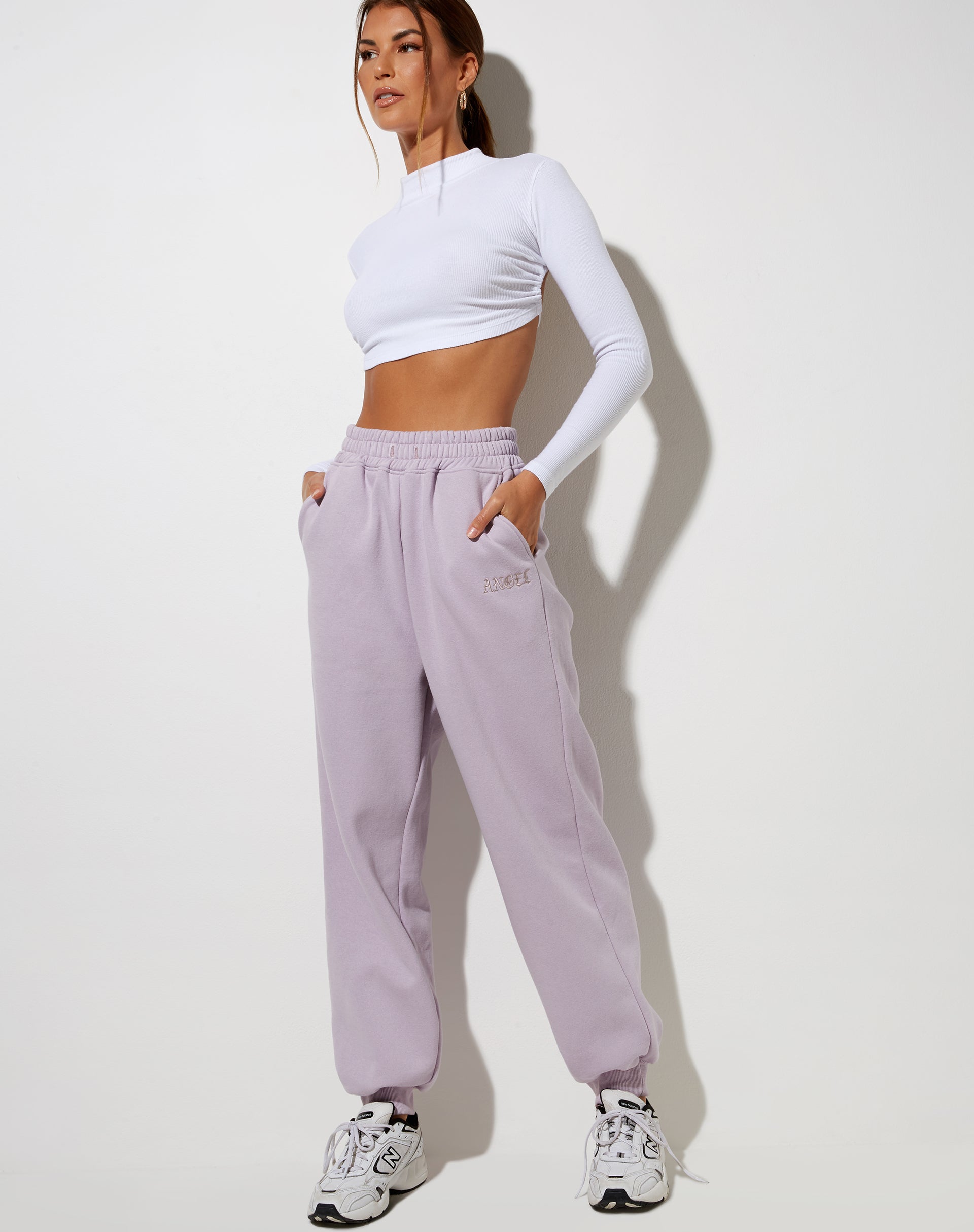 Bild von Roider Jogger in Violett mit Engelsstickerei