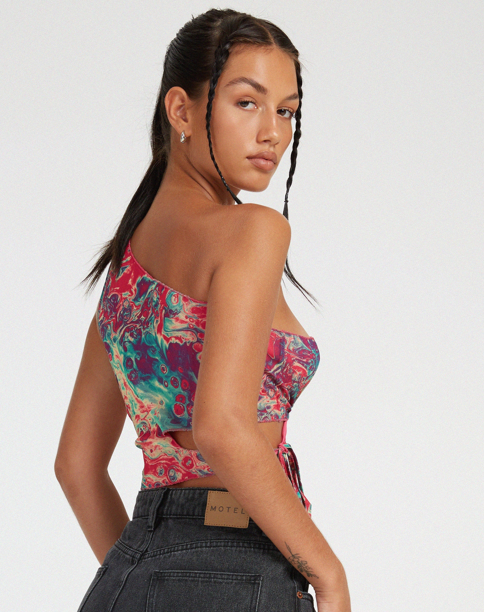 Bild von Romla Cutout Top in Festival Print