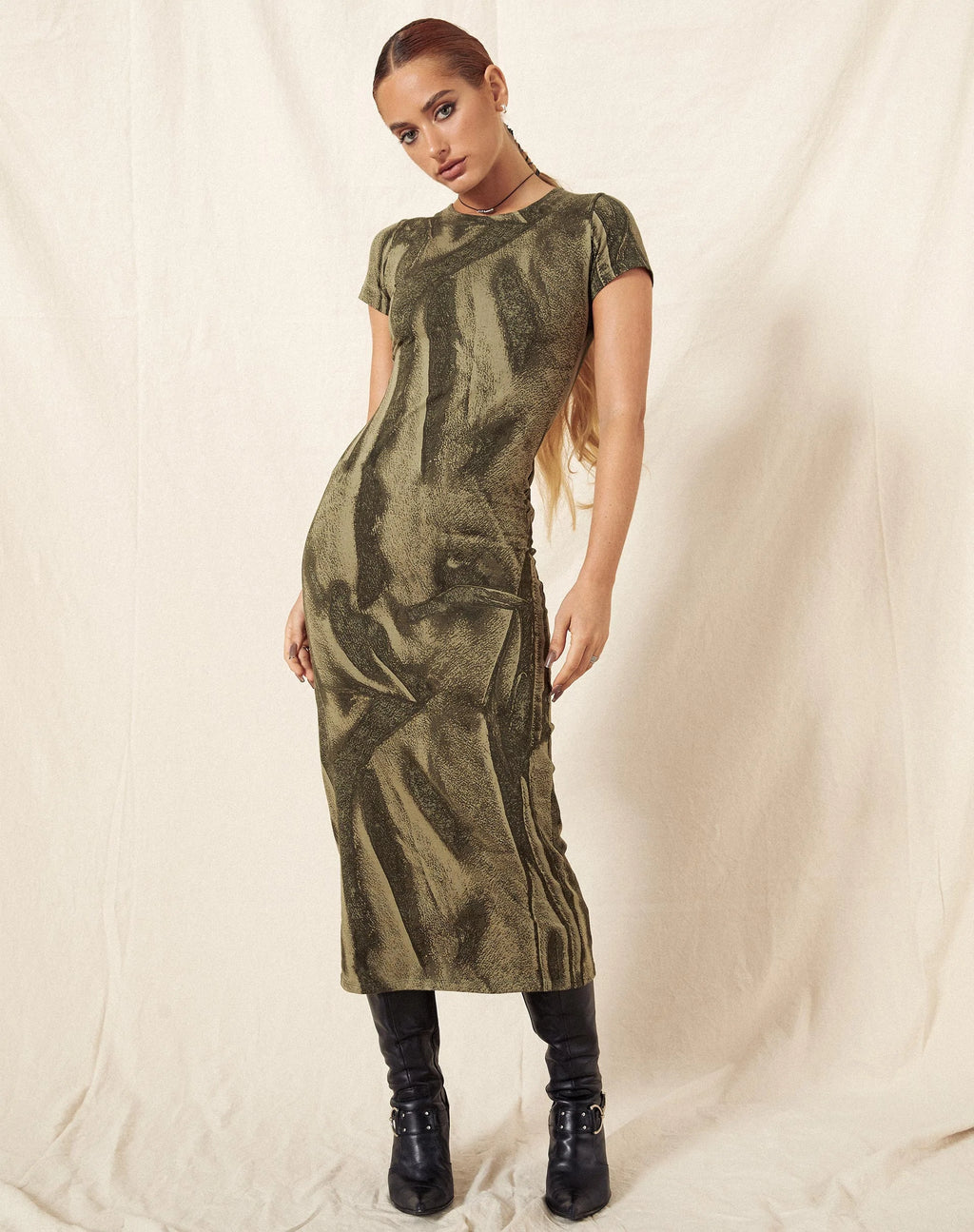 Rosika Midikleid in dystopischer Falte Khaki