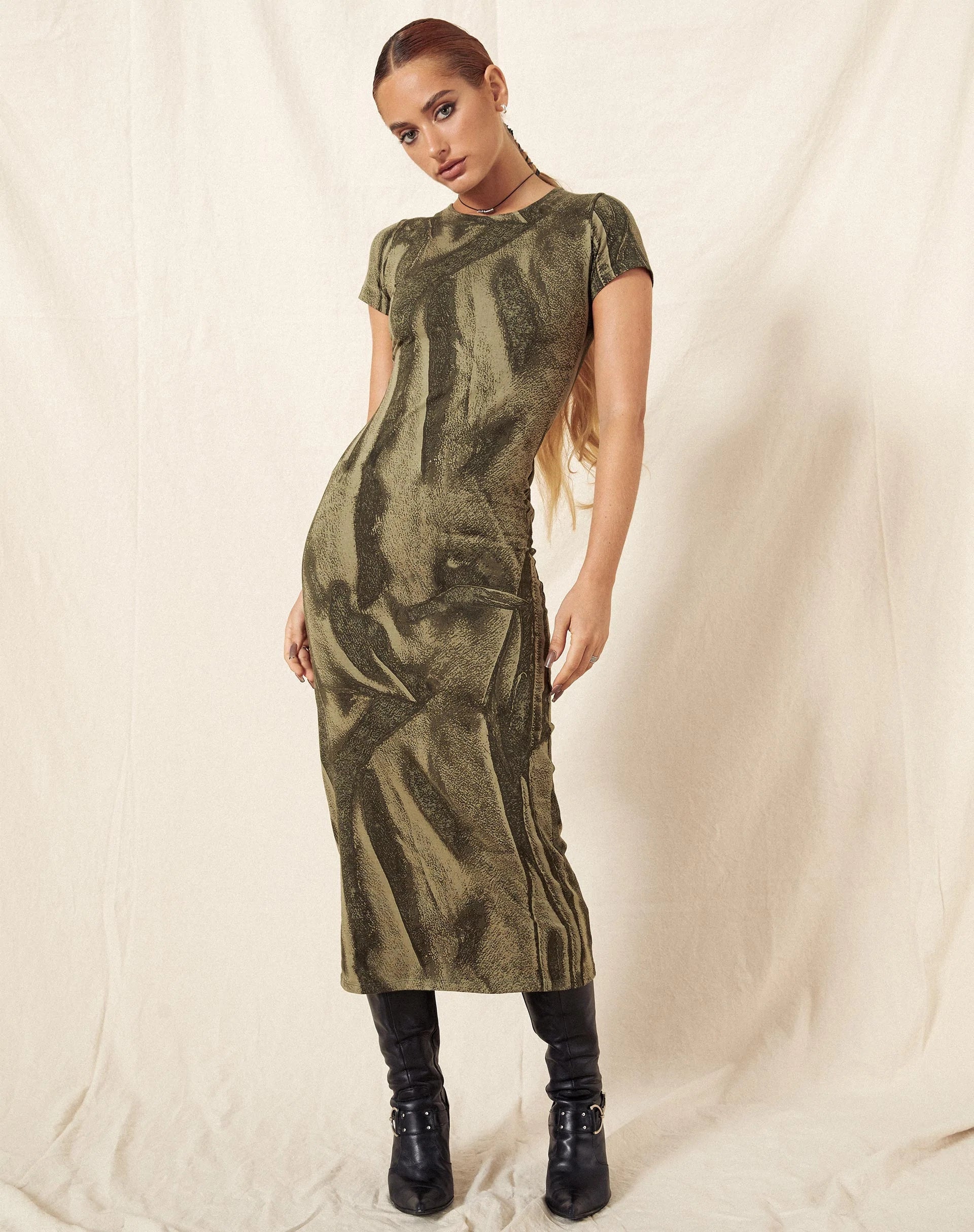 Abbildung von Rosika Midikleid in Dystopian Crease Khaki