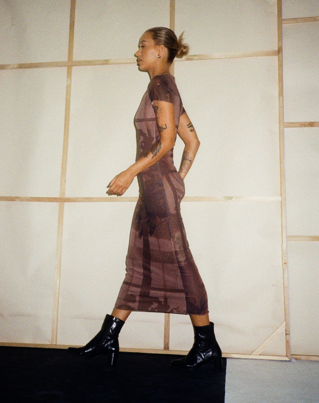 Roska Midikleid in Fotobraun