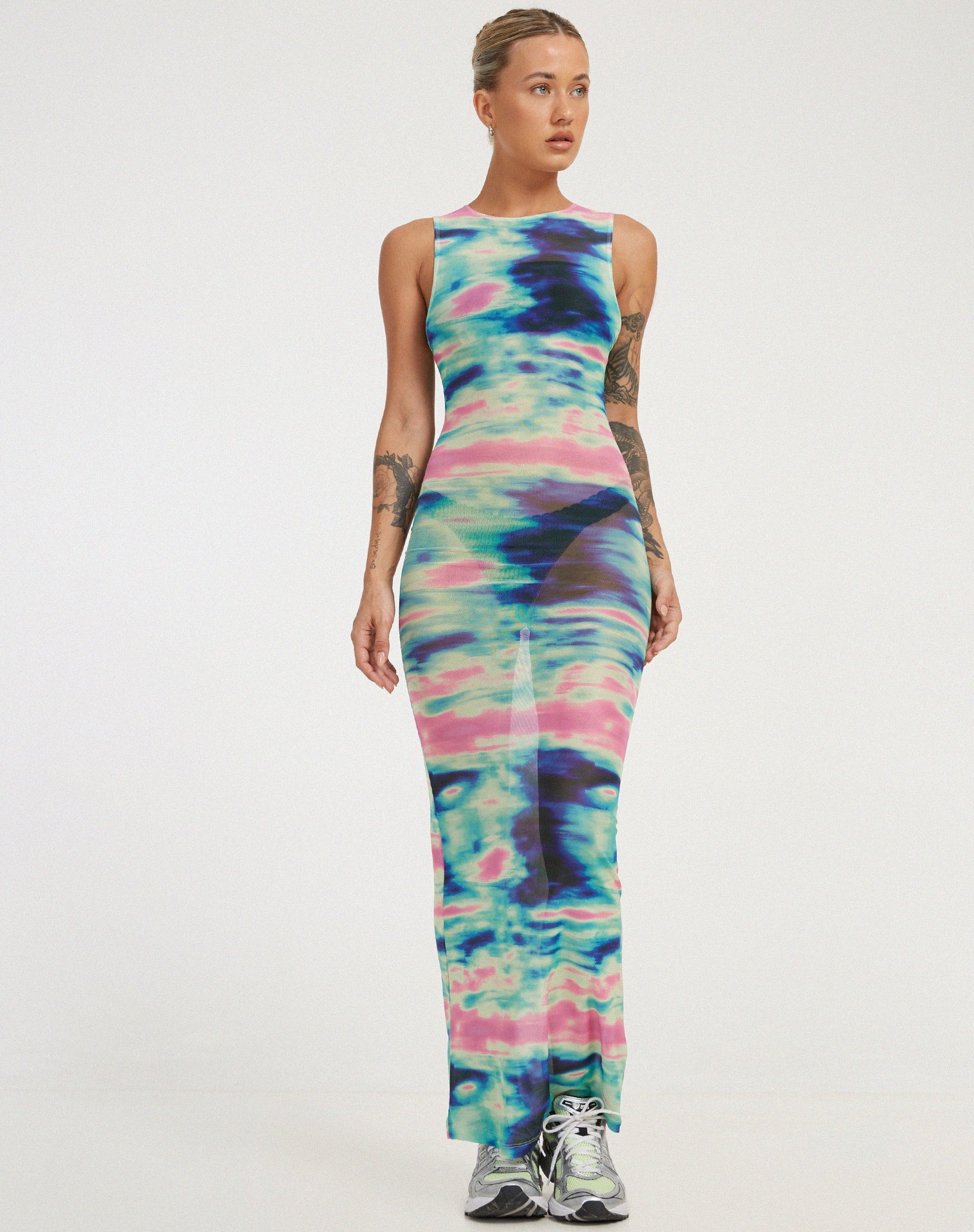 Abbildung von Roskila Maxikleid in Multi Blur Orb Navy