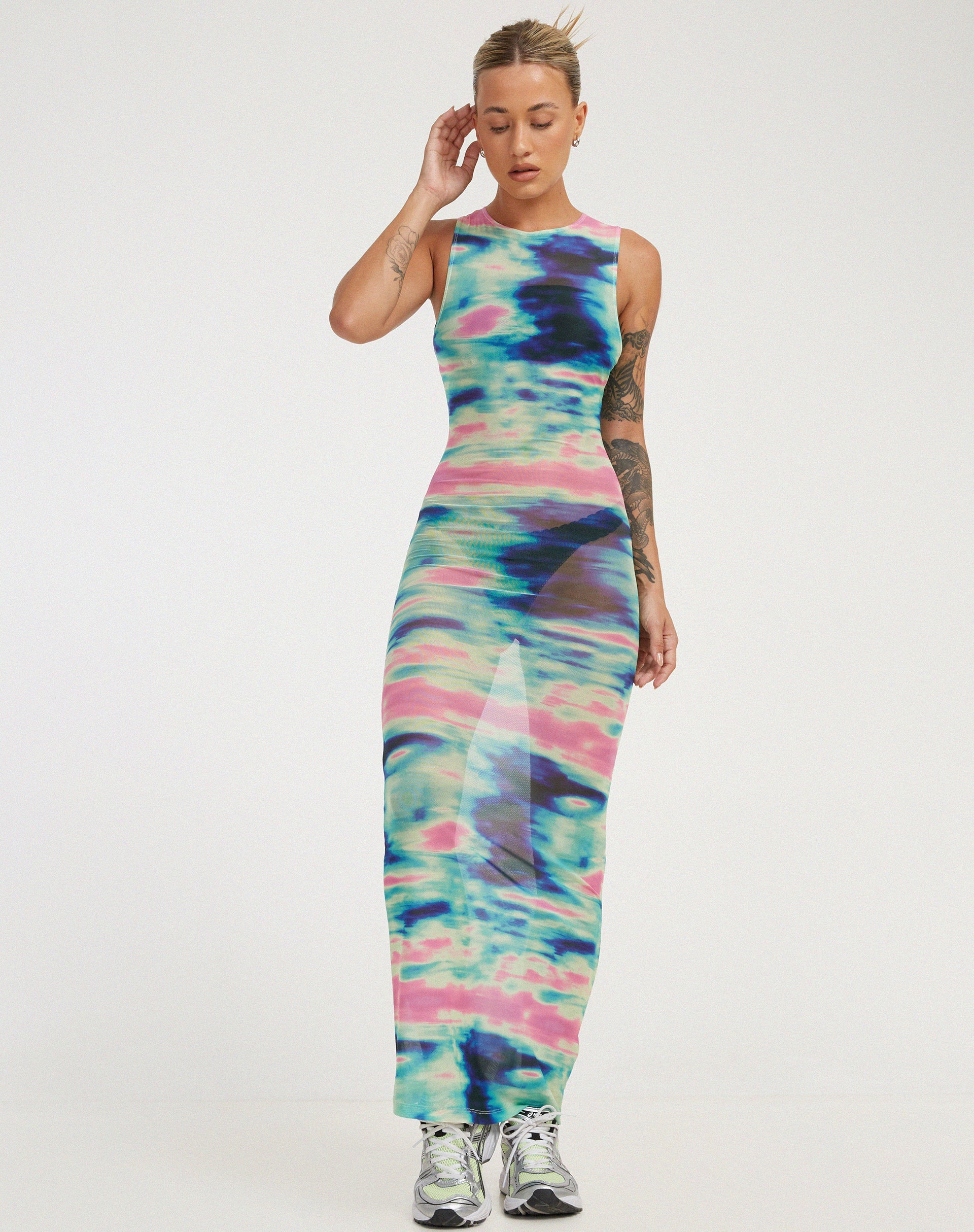 Abbildung von Roskila Maxikleid in Multi Blur Orb Navy