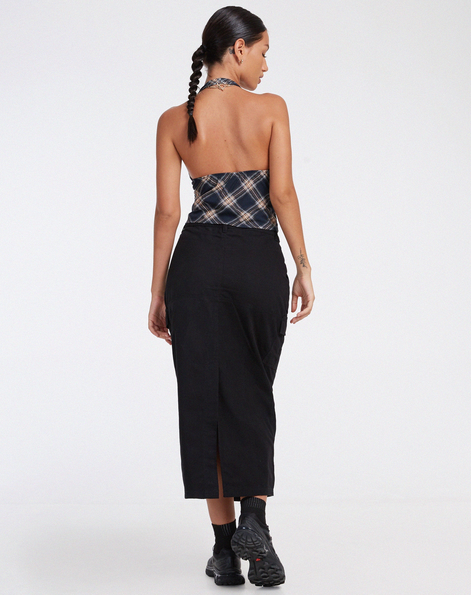 Bild von Roula Halter Top in 20er Jahre Karo Schwarz und Grau