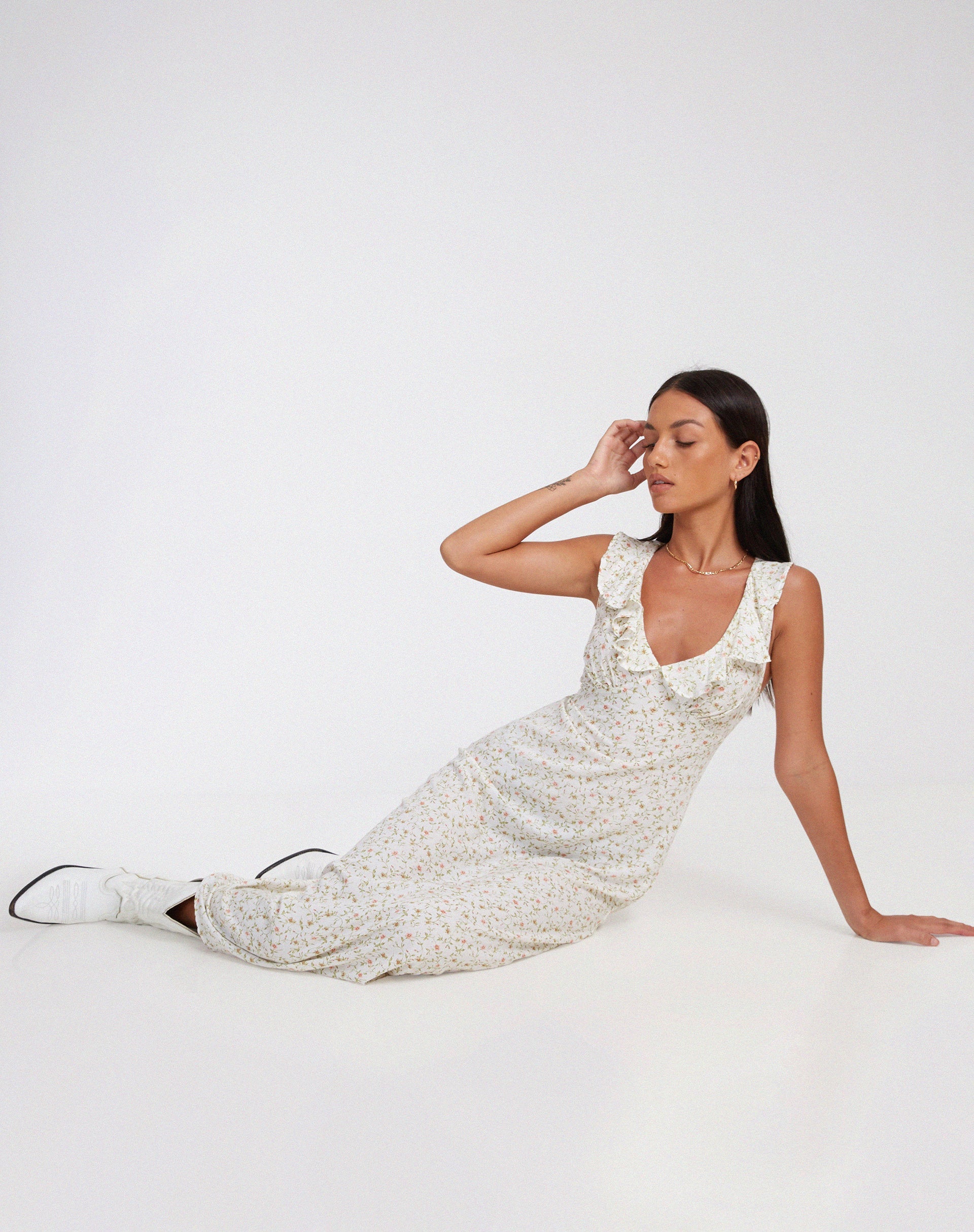 Abbildung von Rufiso Midikleid in Pretty Petal Ivory