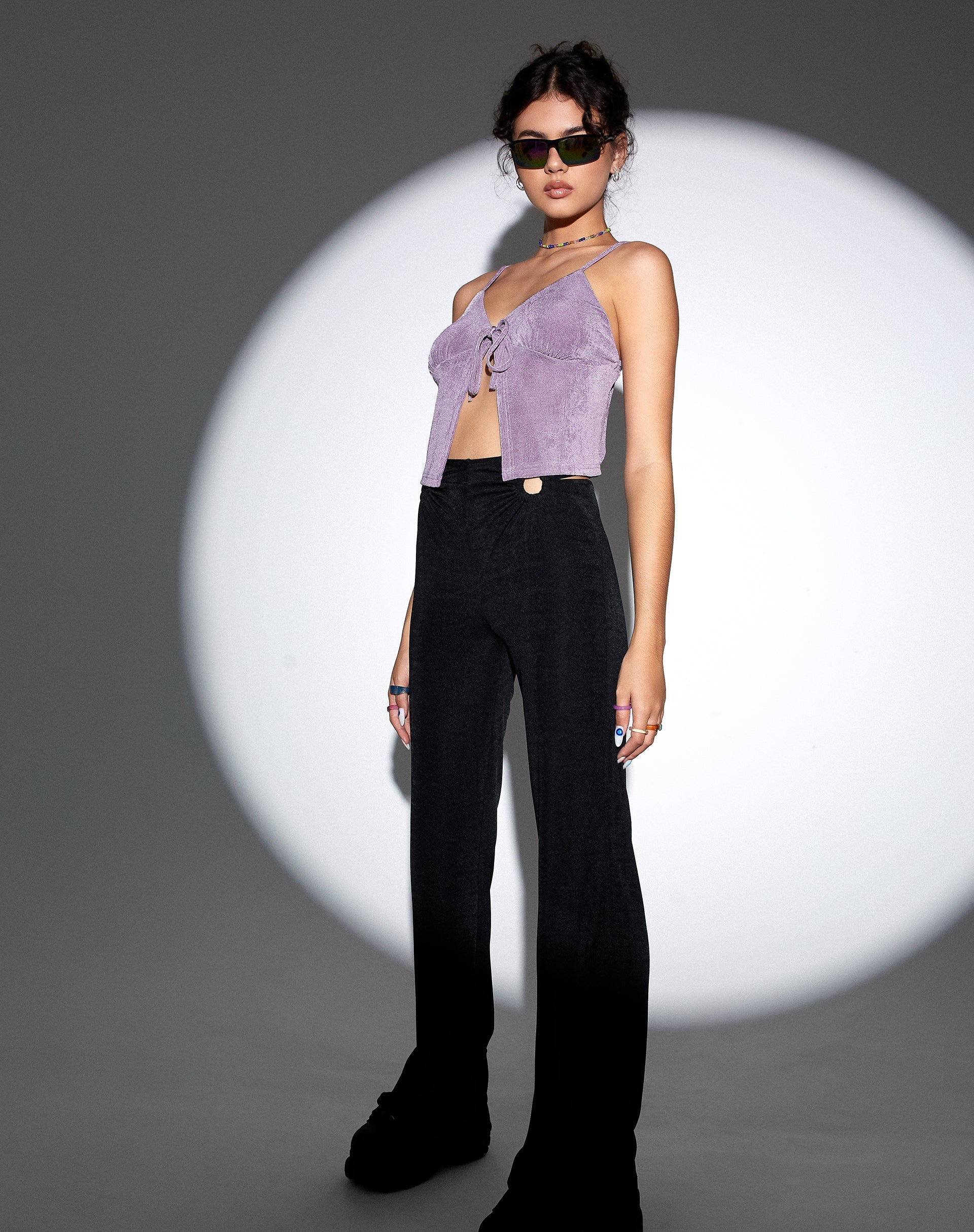 Bild von MOTEL X OLIVIA NEILL Rumak Cami Top aus Krepp Lavendel