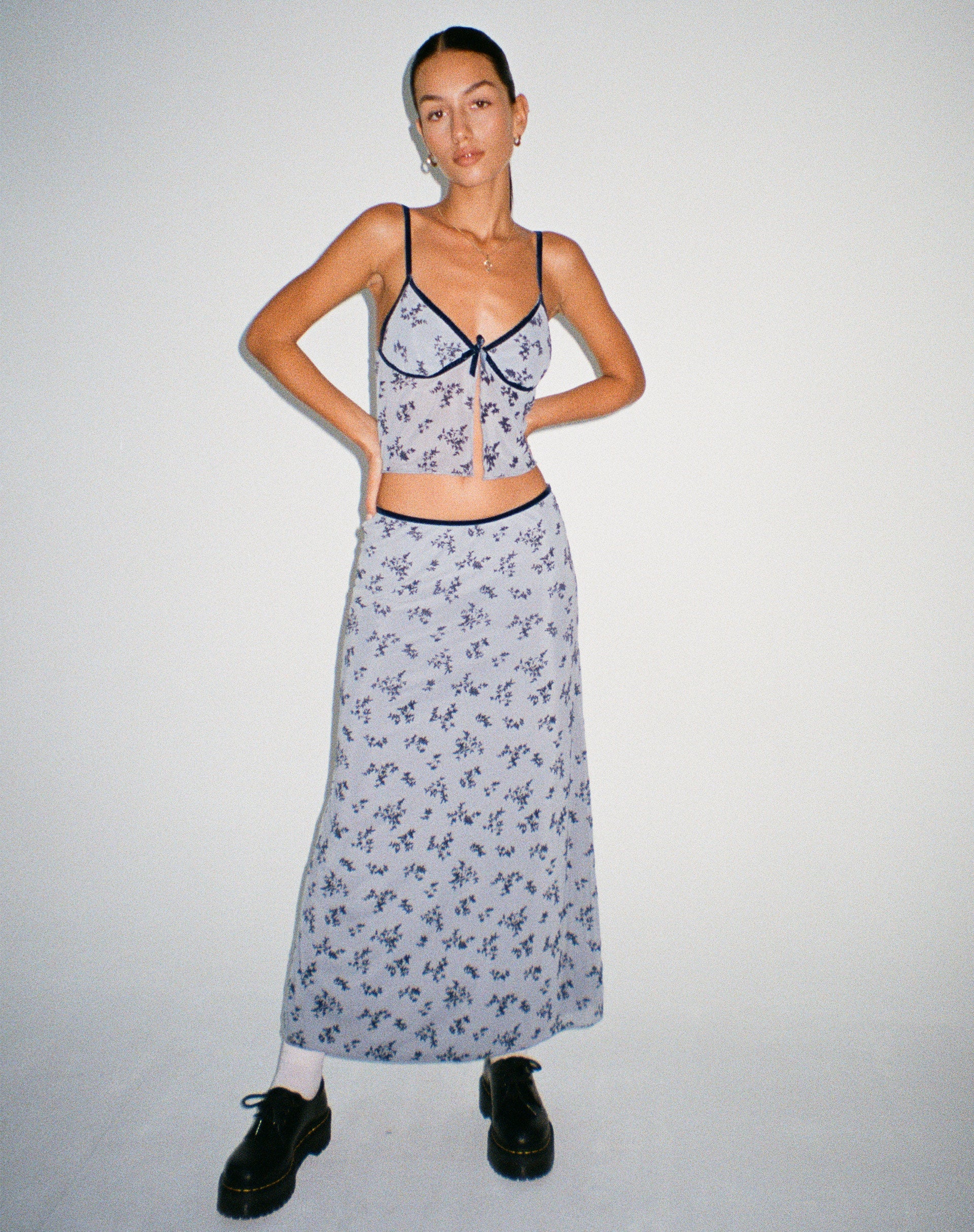 image of Rinzi Maxirock in Hellblau Schwarz Botanisch beflockt