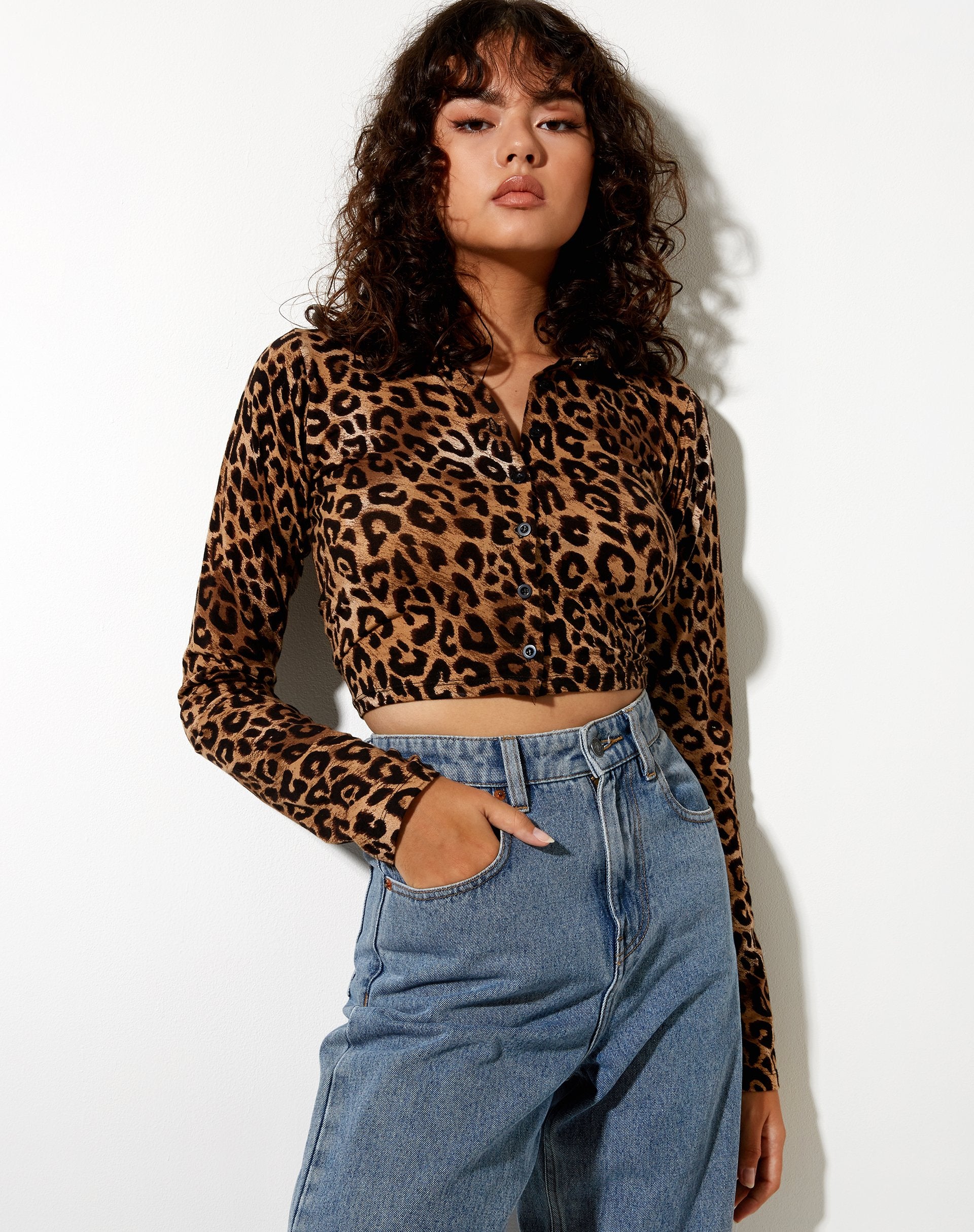 Bild von Ryals Crop Top in Nacht Leopard Braun