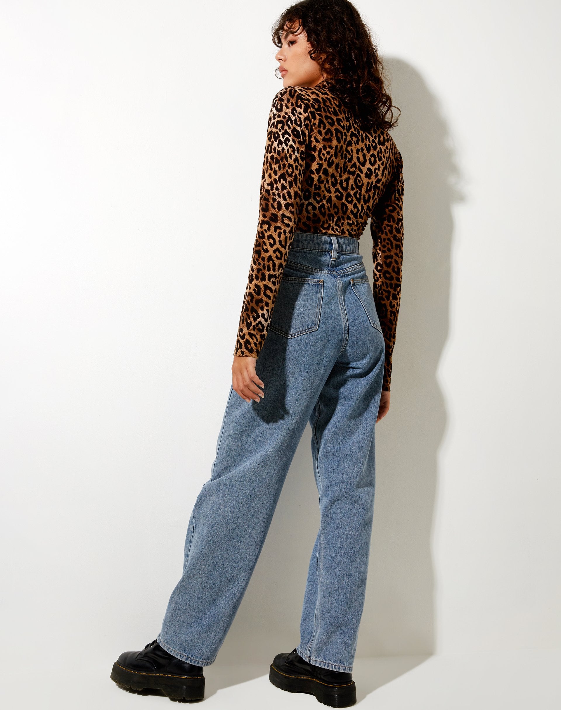 Bild von Ryals Crop Top in Nacht Leopard Braun