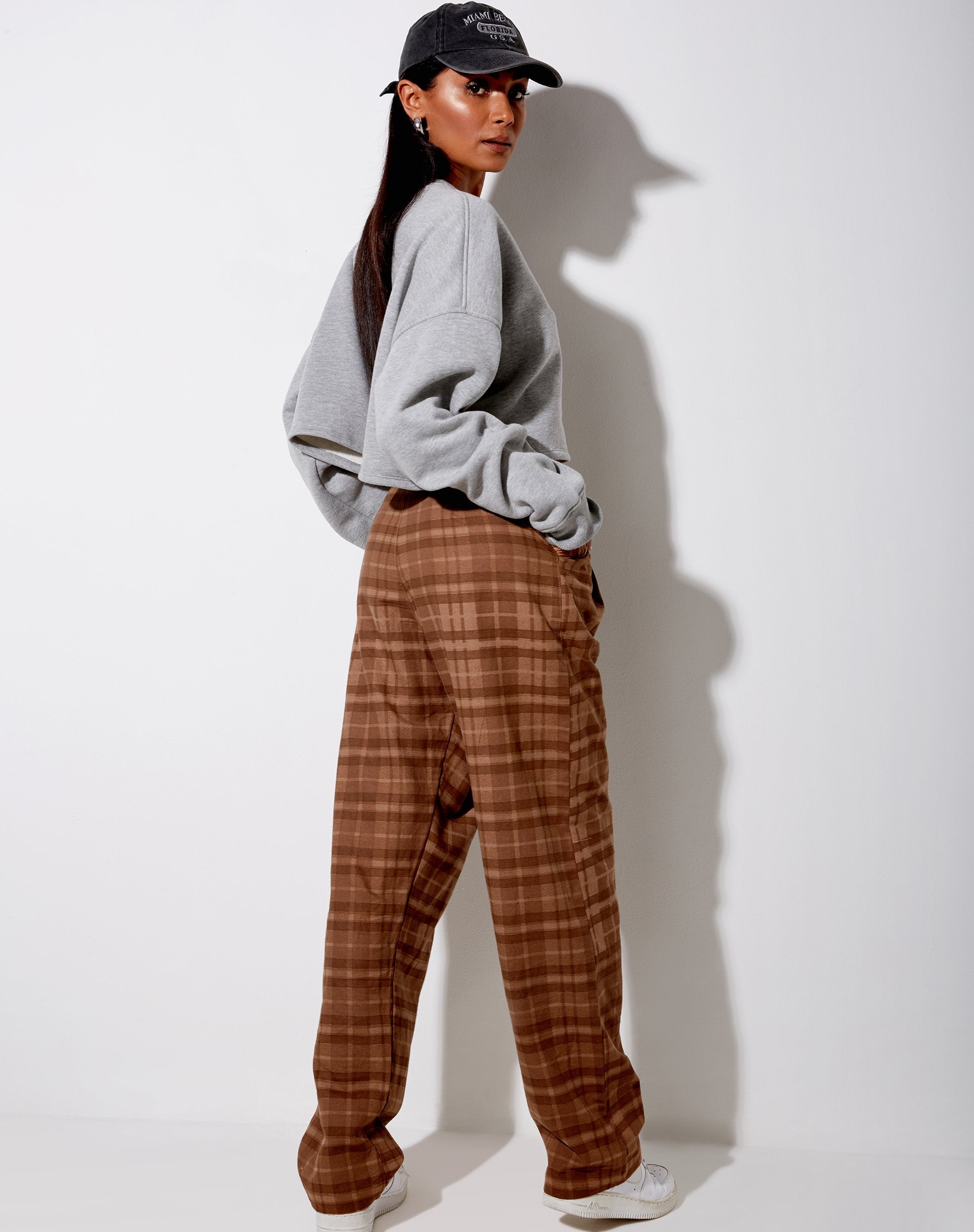 Image der Sakila-Hose in braunem Karo
