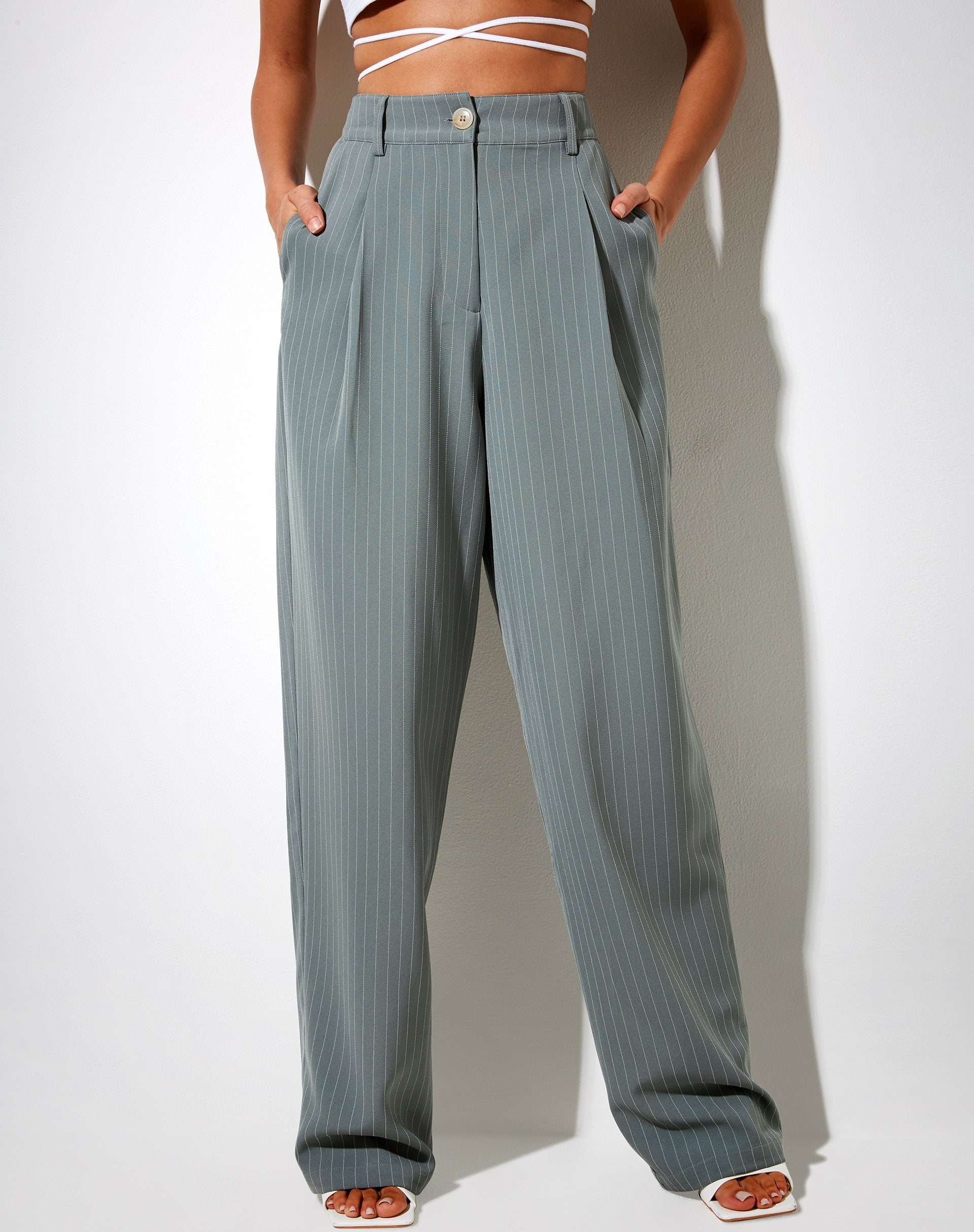 Bild der Sakila Hose in Nadelstreifen Sage