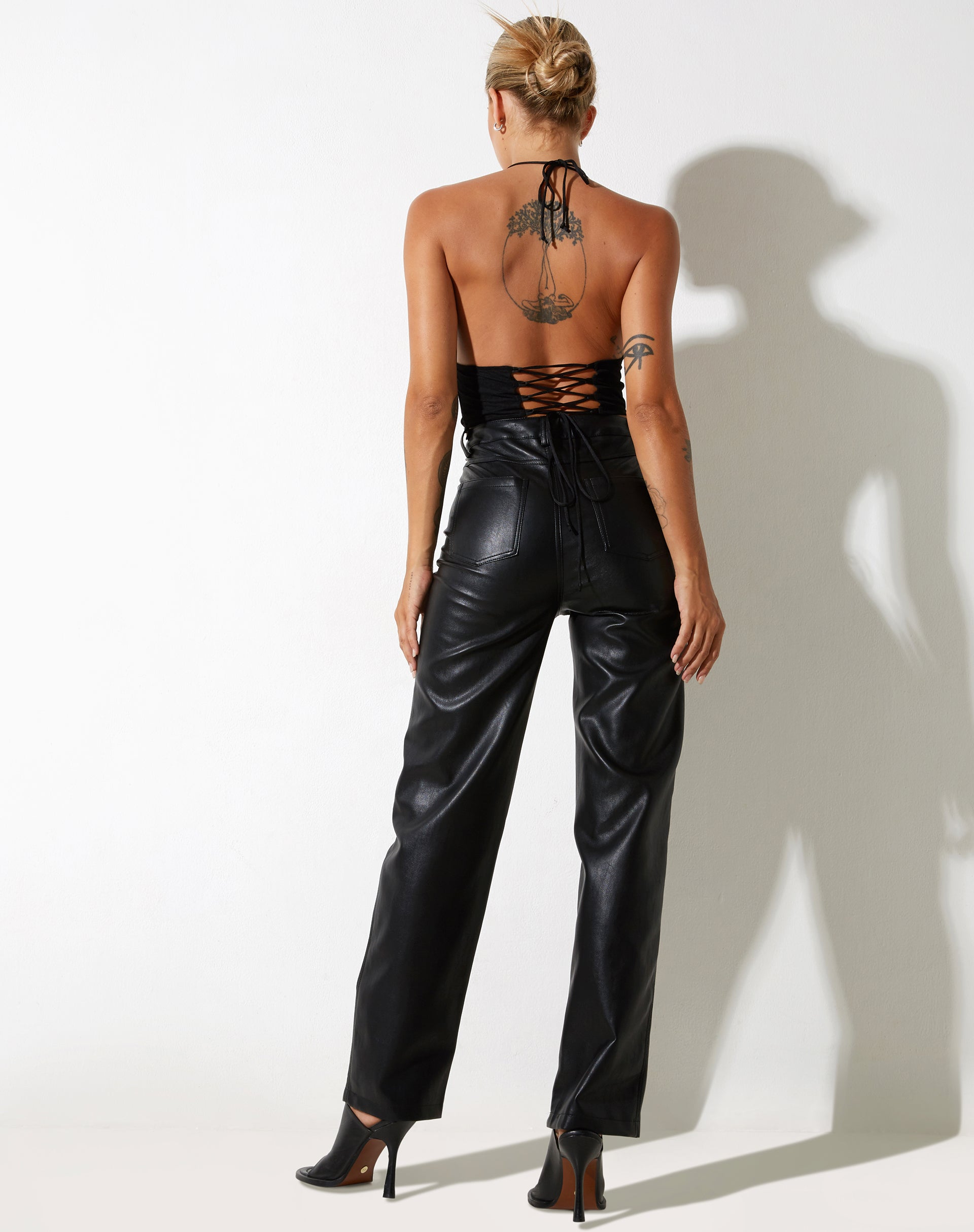 Bild von Salet Crop Top in Mesh Schwarz